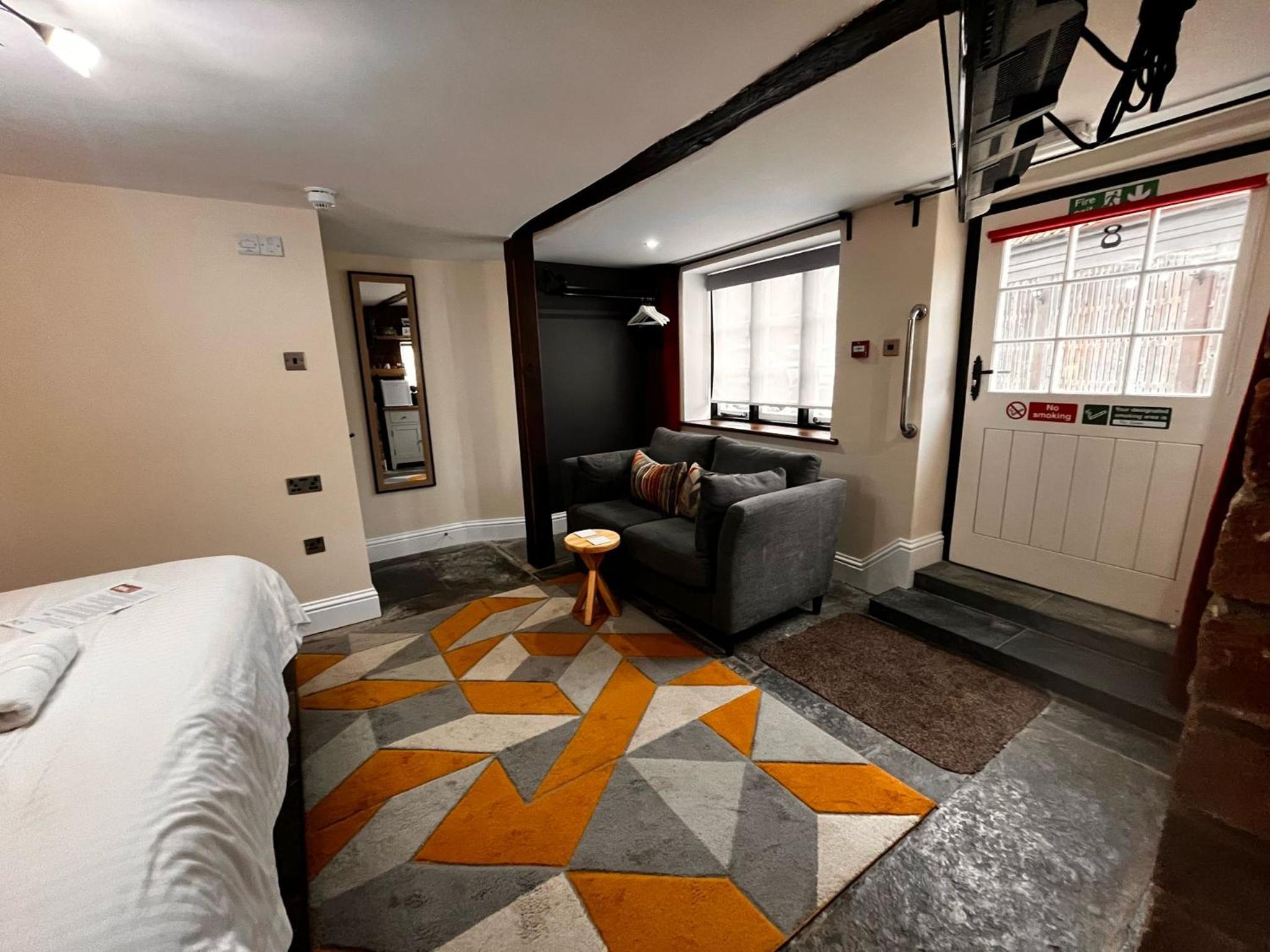 Superior King Room - Photo 12