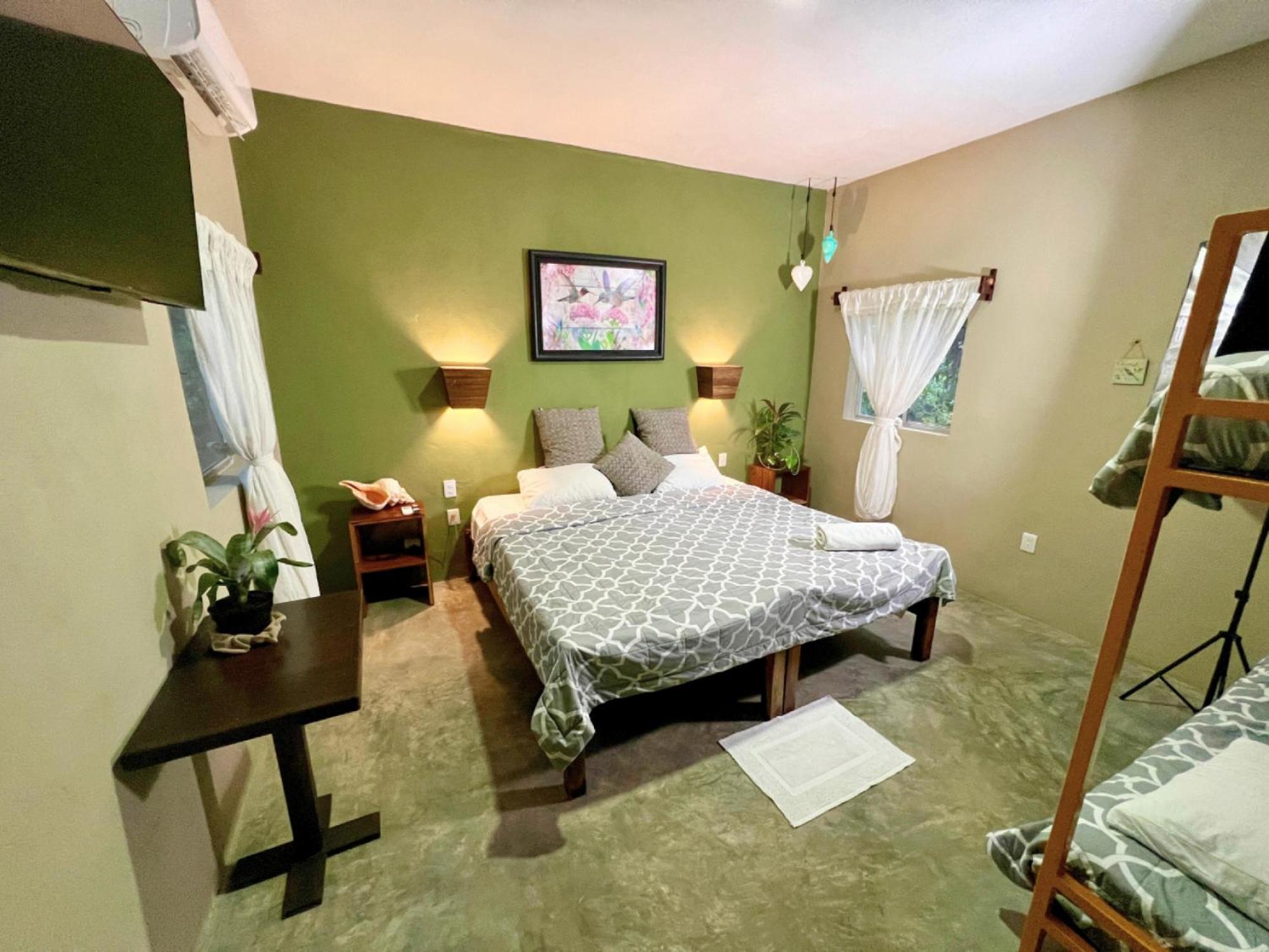 Deluxe Family Room
