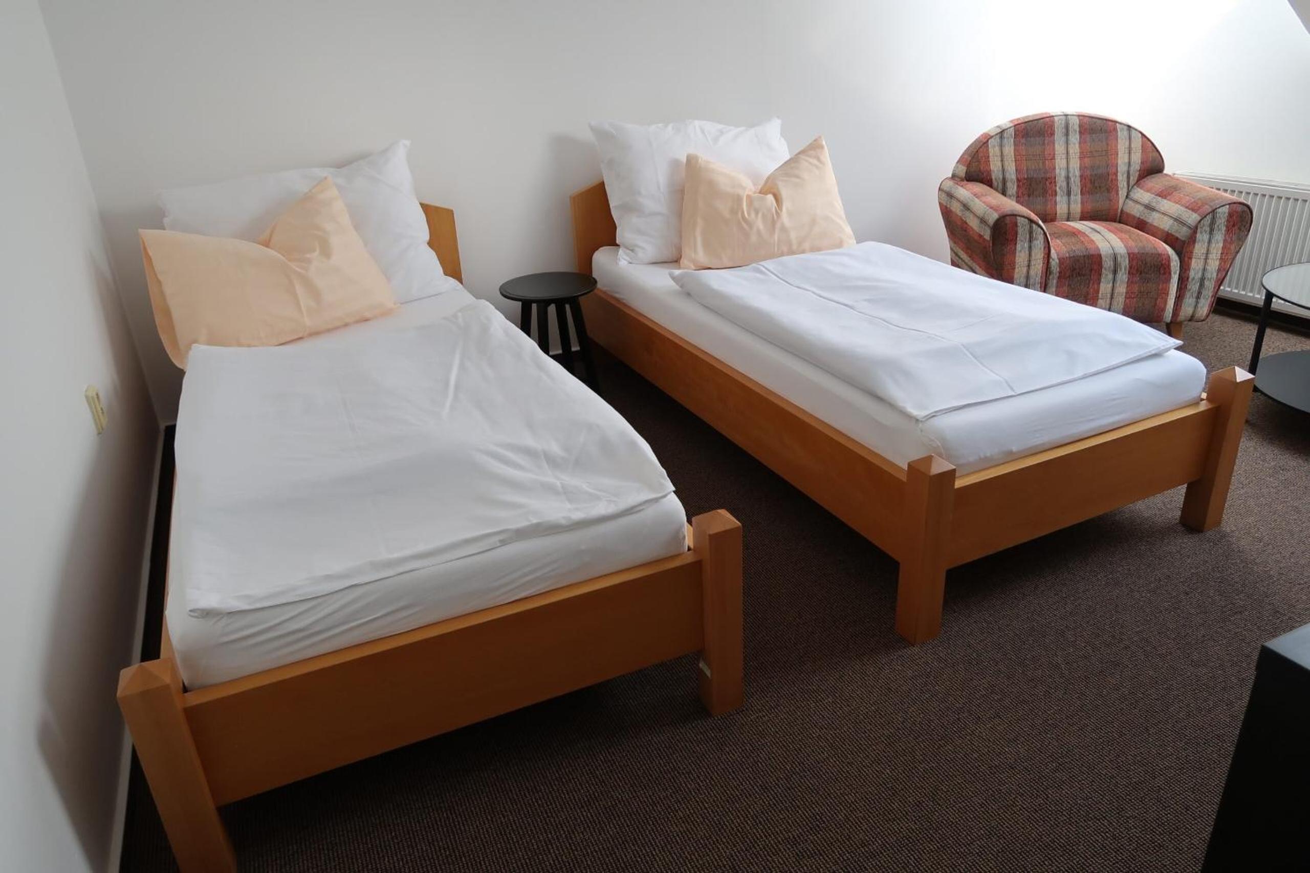 Twin Room - Photo 2