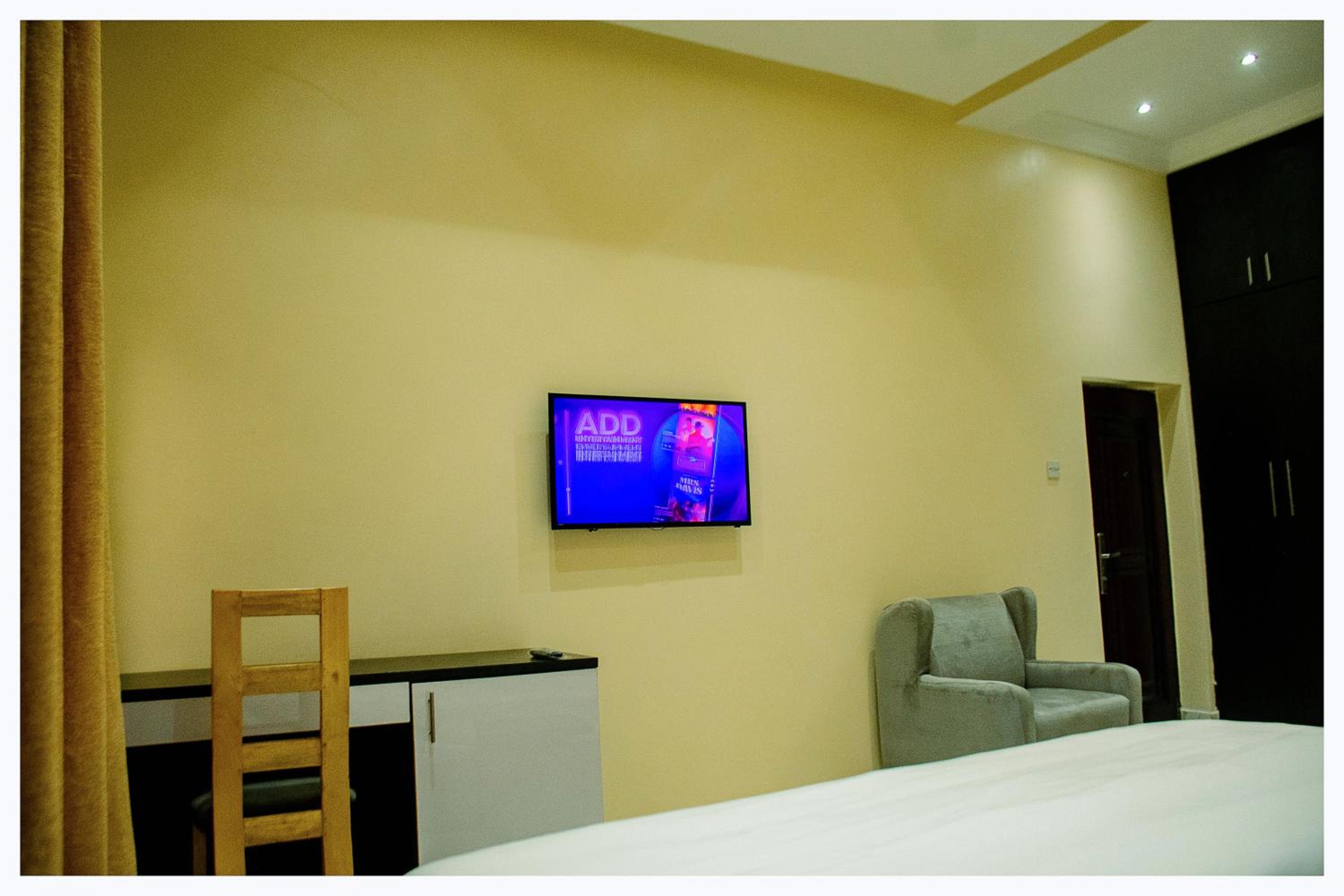 Deluxe King Room photo 2