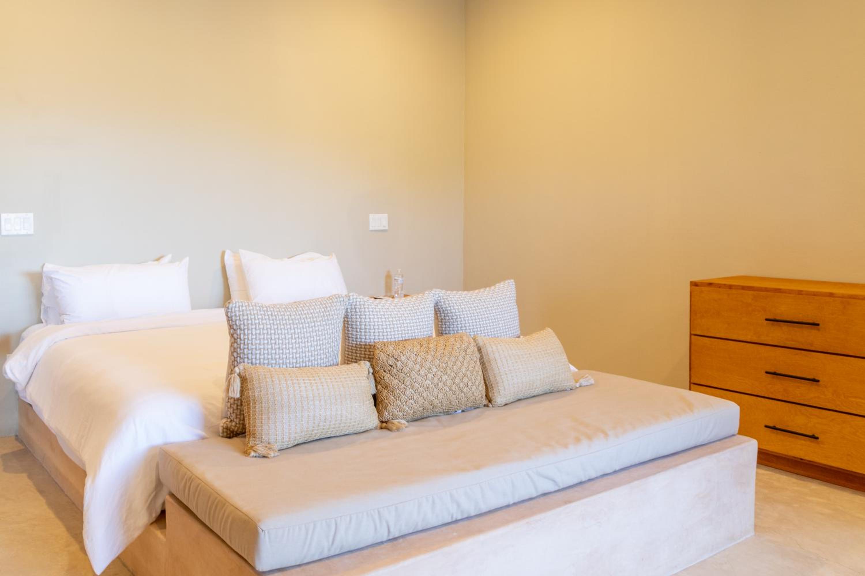 Deluxe Mountain View Room