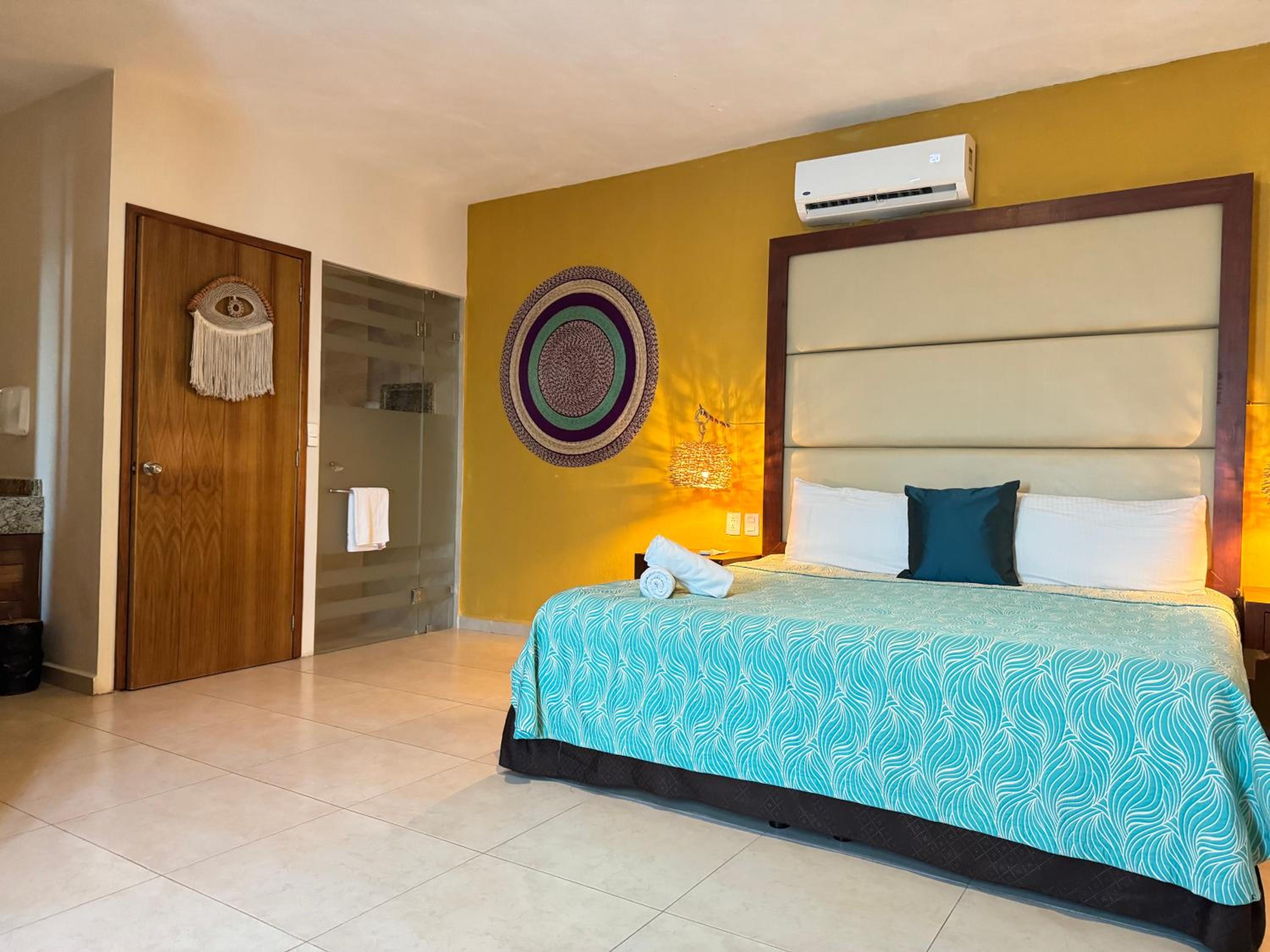 Deluxe King Room photo 3