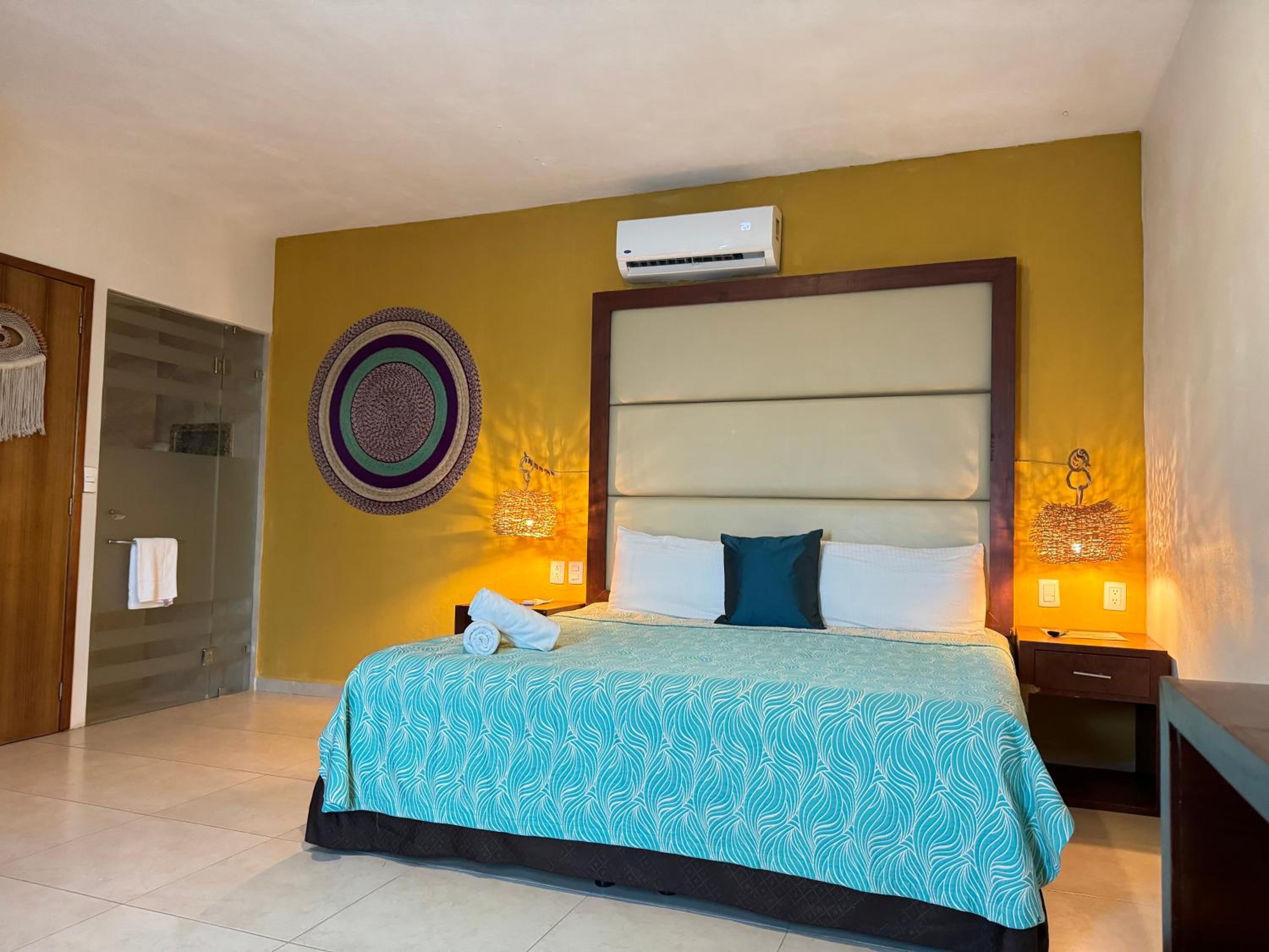 Deluxe King Room photo 2
