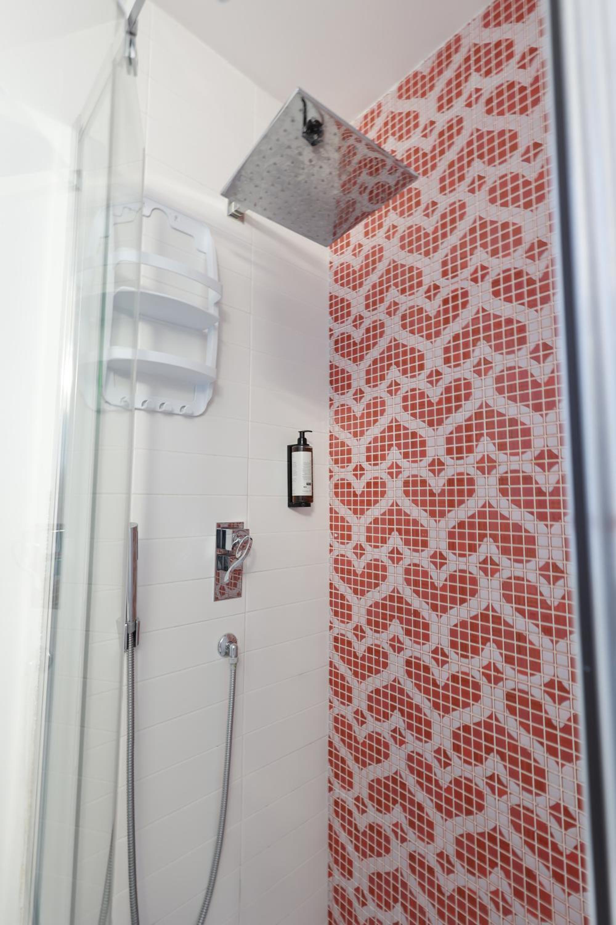 Superior Double or Twin Room with City View - Photo 32