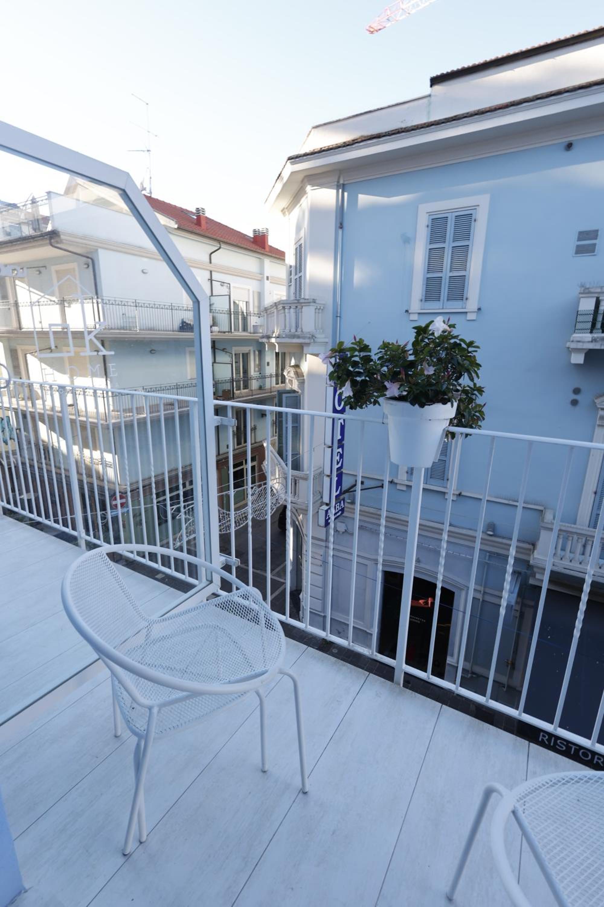 Superior Double or Twin Room with City View - Photo 30