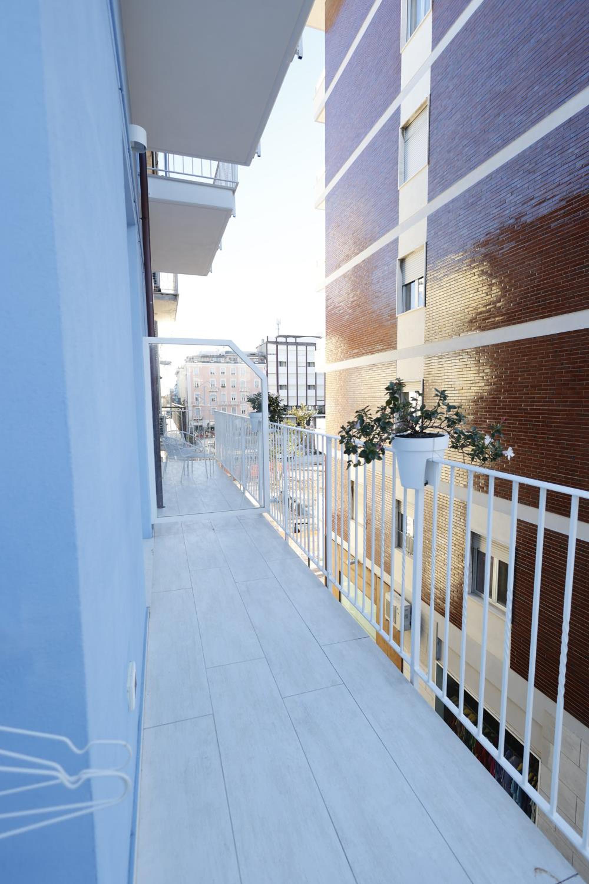 Superior Double or Twin Room with City View - Photo 27