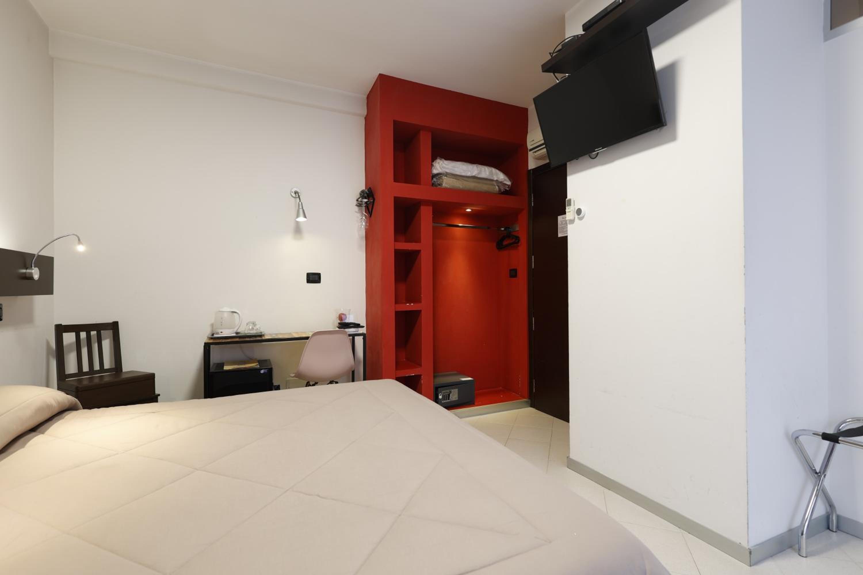 Double or Twin Room - Photo 16