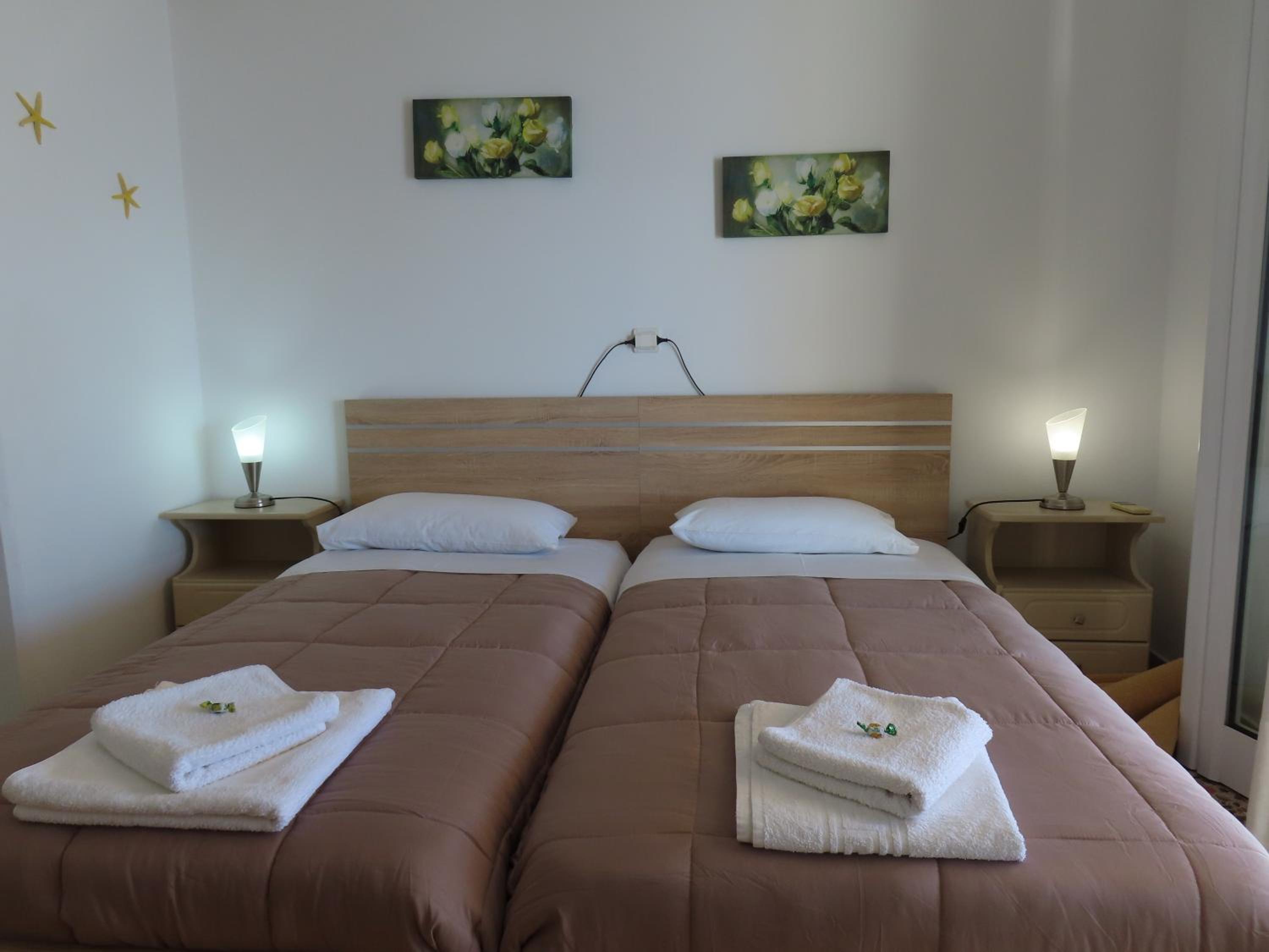 Standard Twin Room with Sea View photo 2
