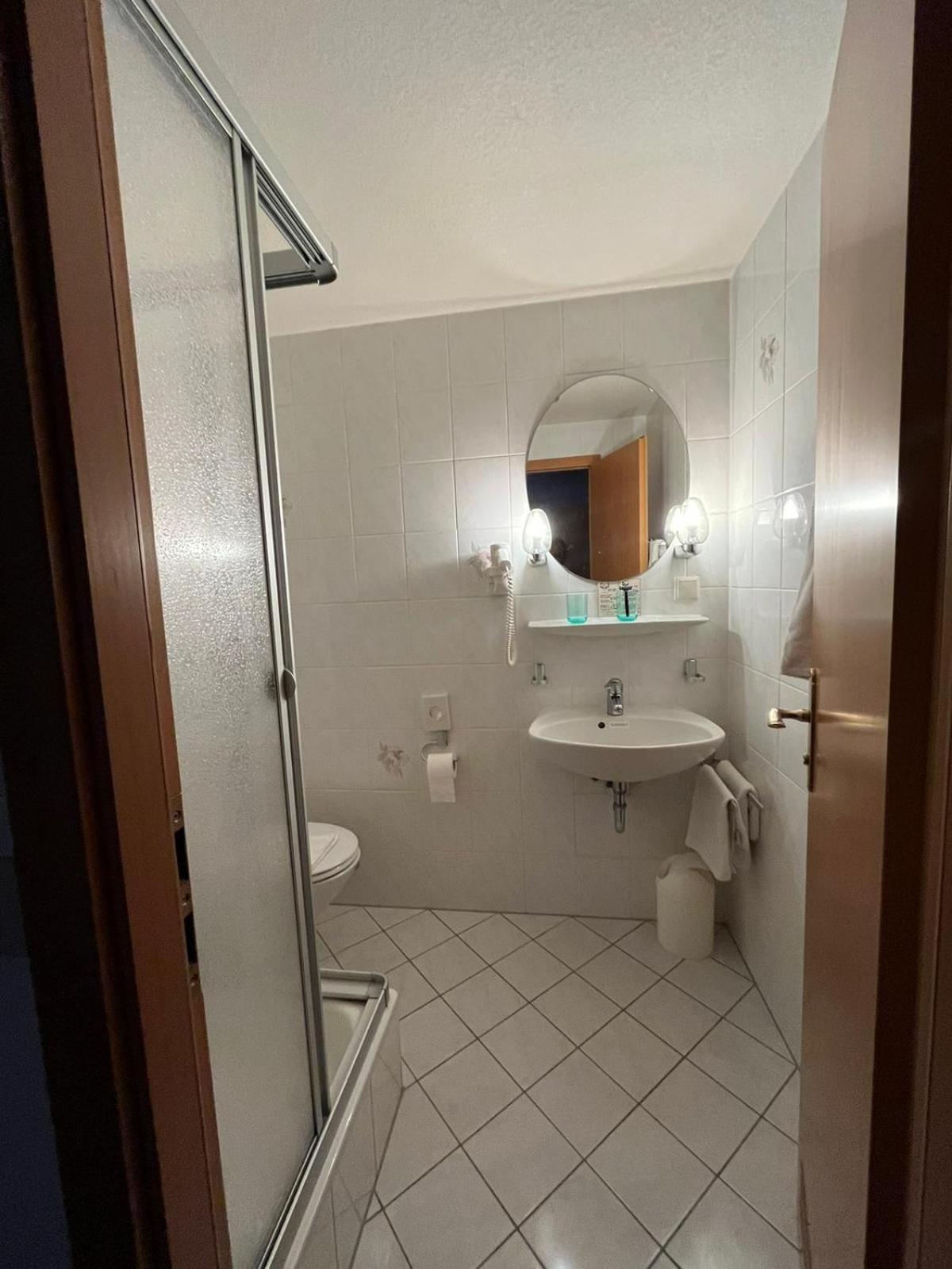 Triple Room with Shared Bathroom photo 3