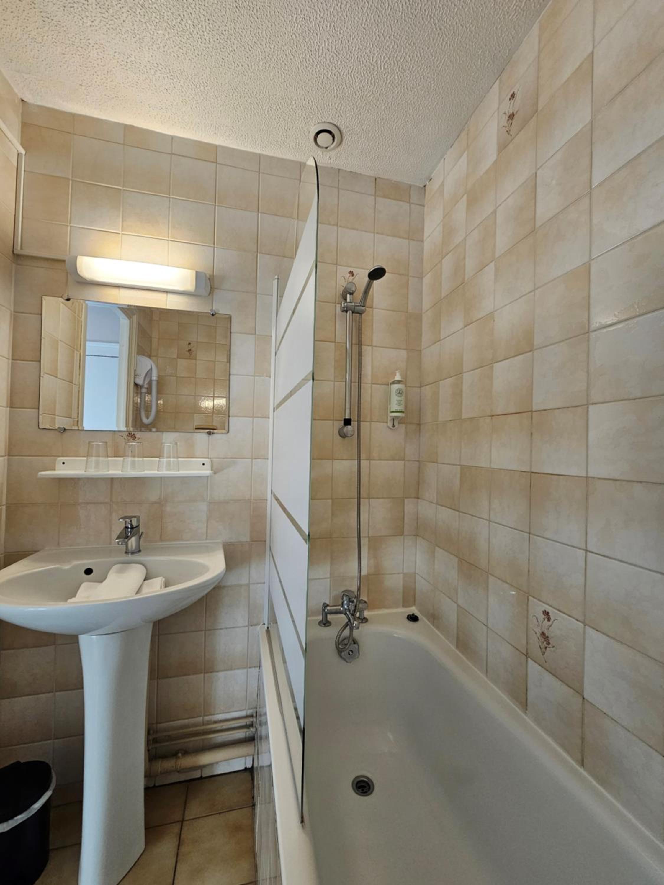 Triple Room - Photo 2