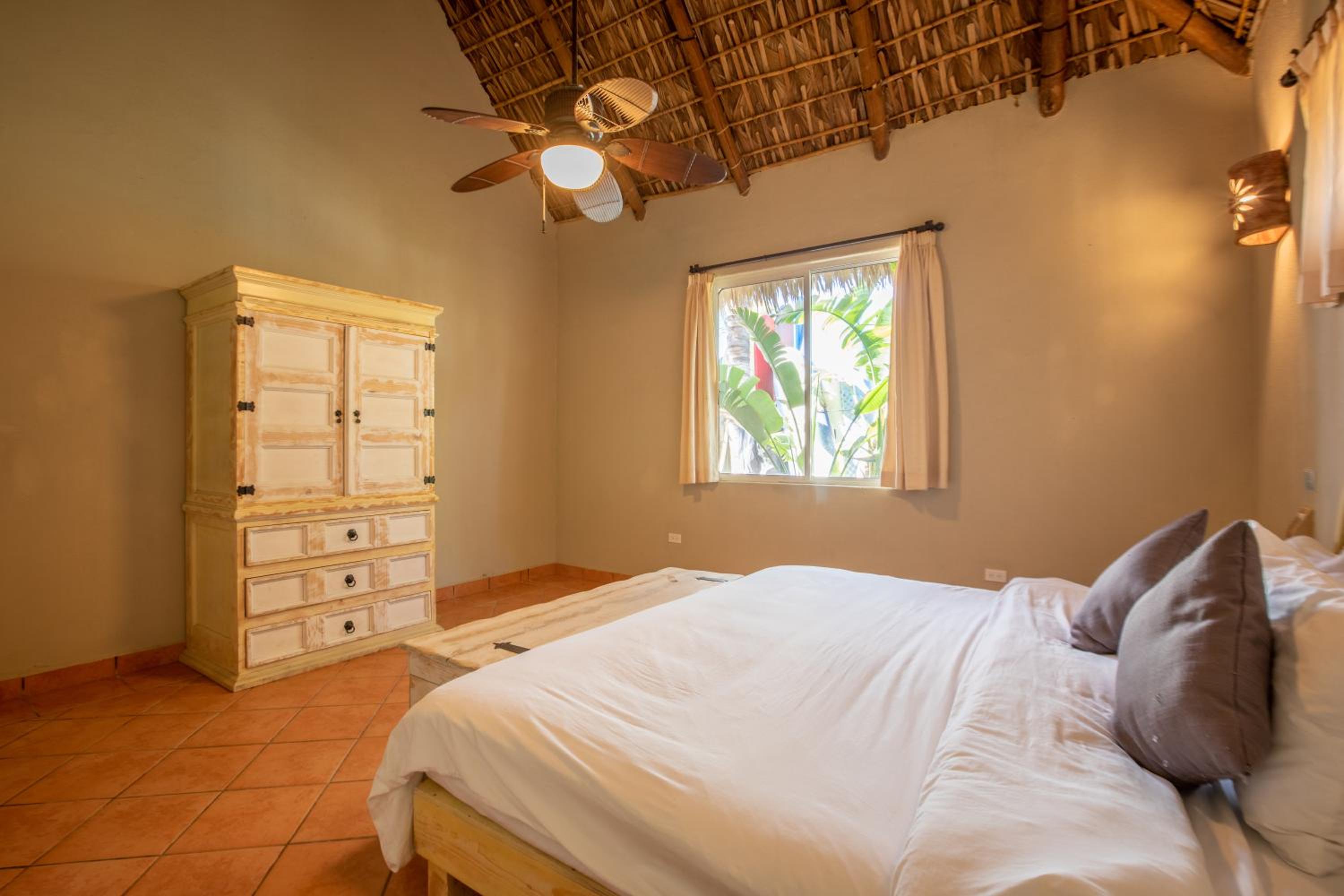 Villa Beach Front A/C - Photo 14