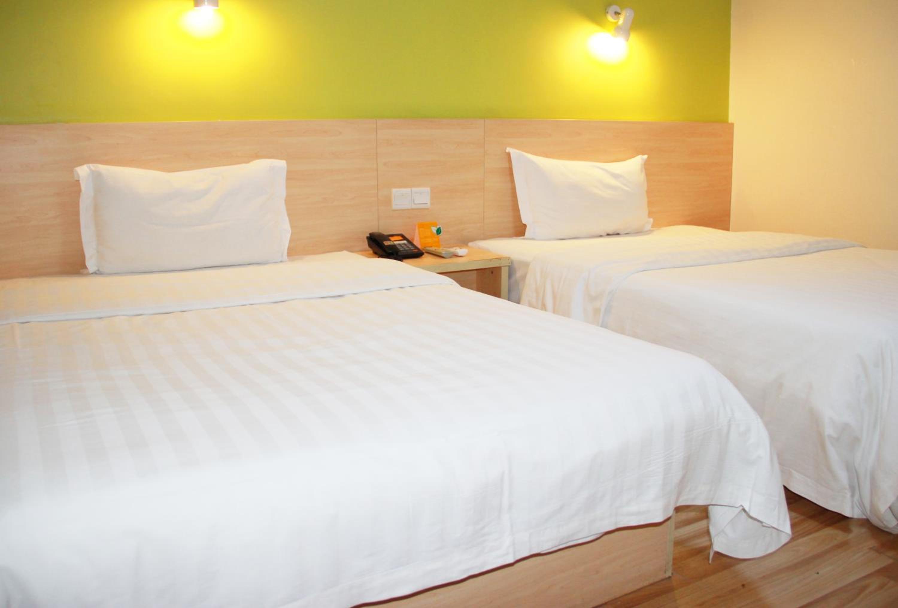 Mainland Chinese Citizens - Special offer Twin Room photo 2