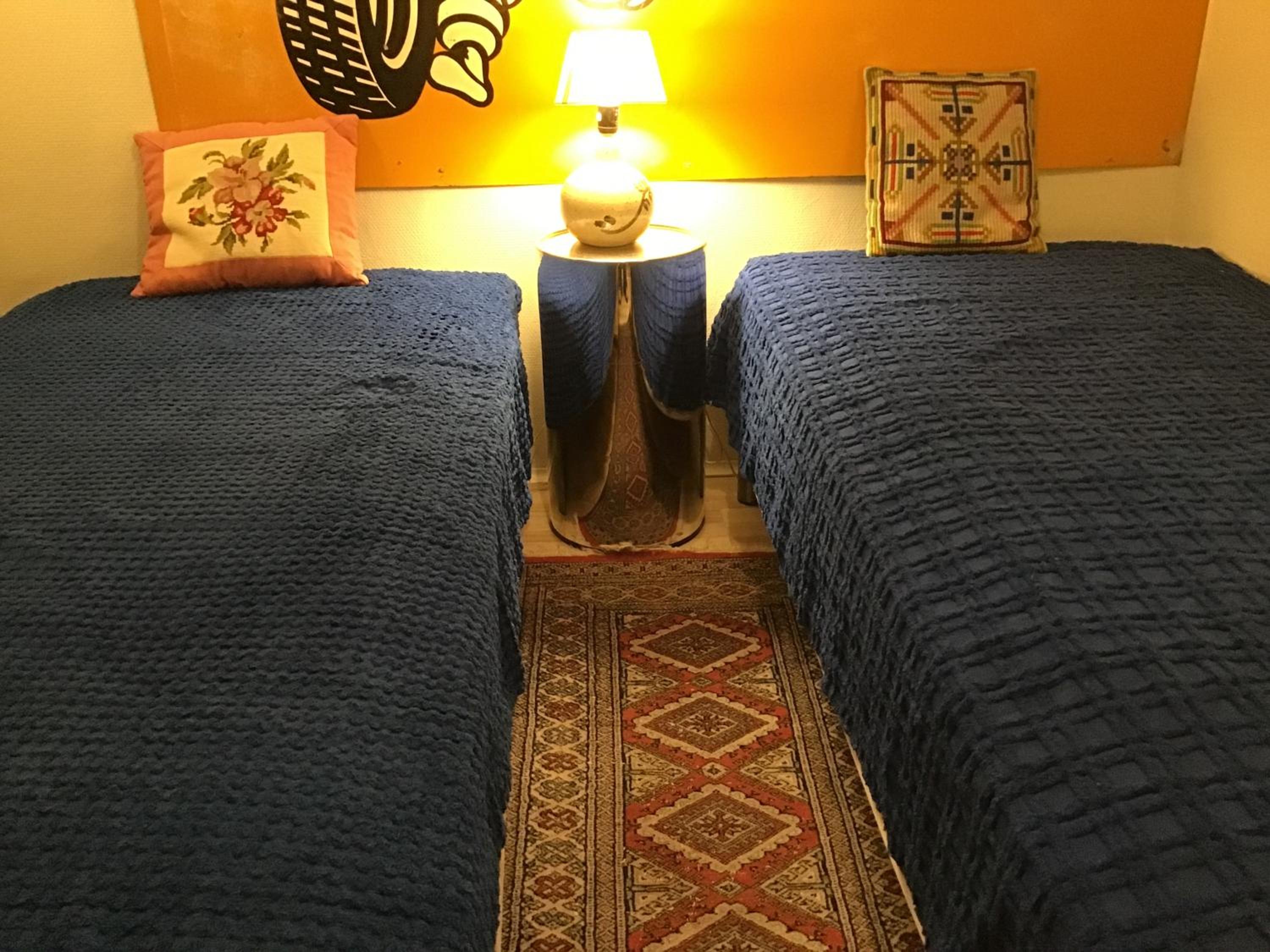 Apartment With Shared Bathroom