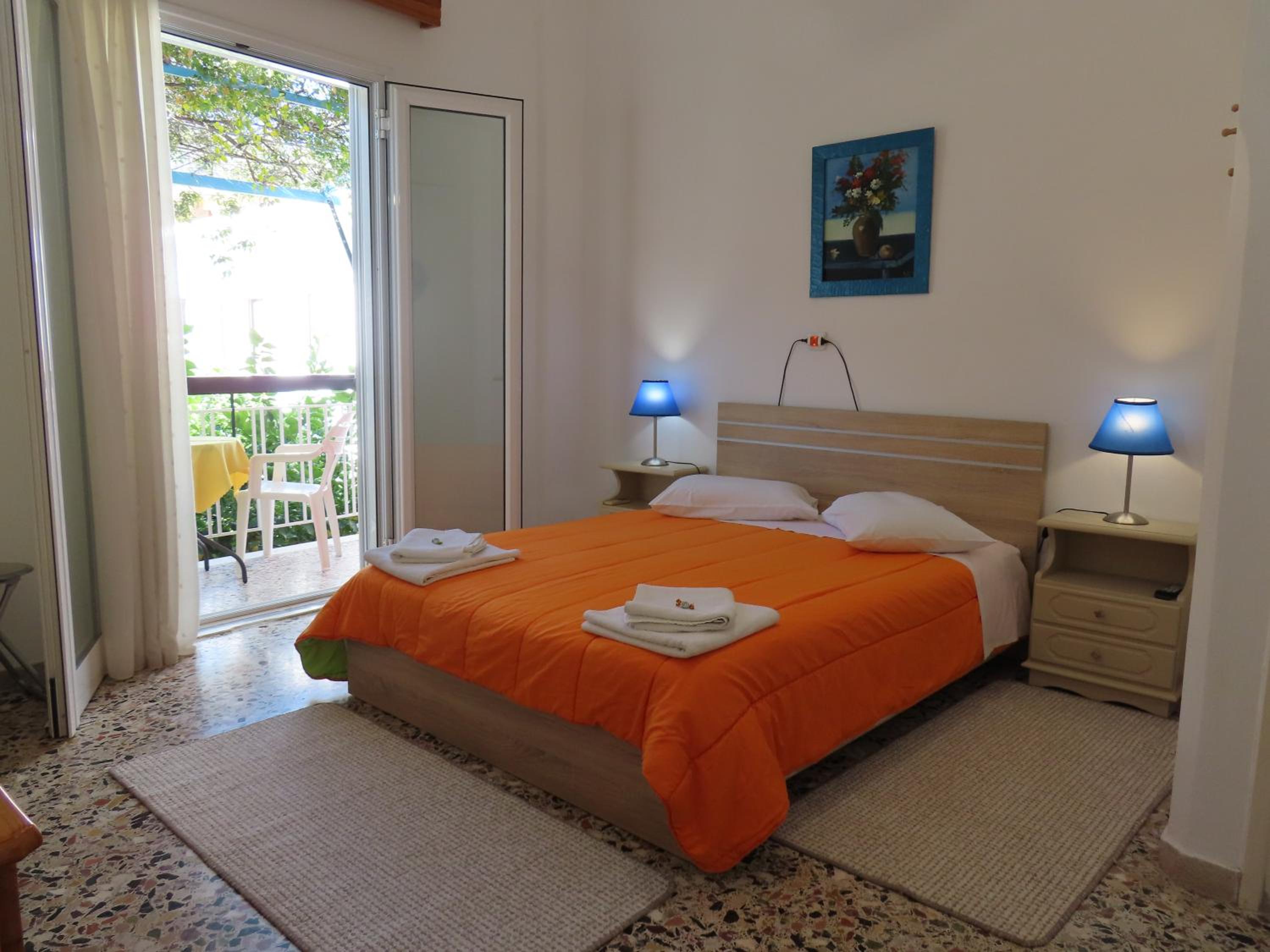 Double Room with Balcony and Garden View photo 1