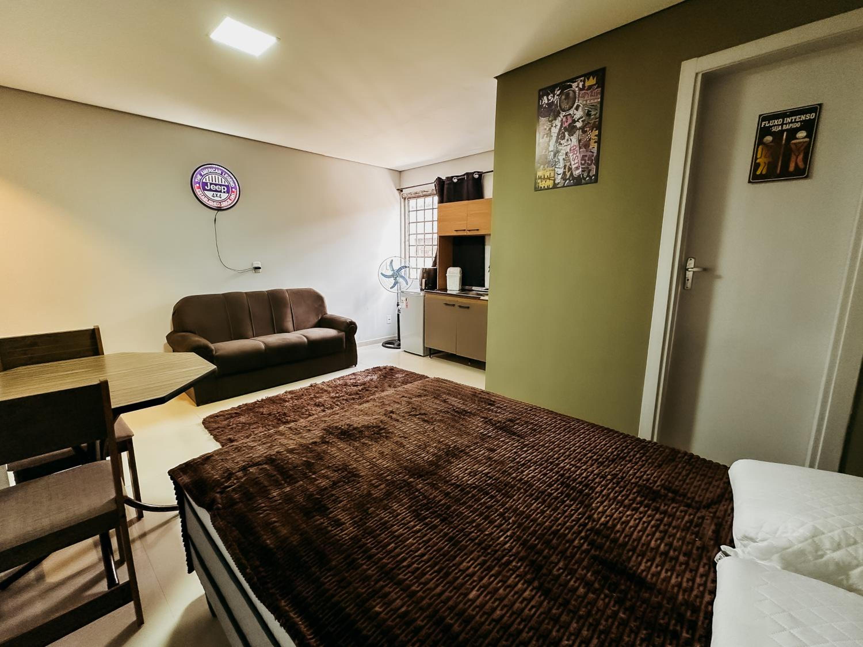 One-Bedroom Apartment photo 2