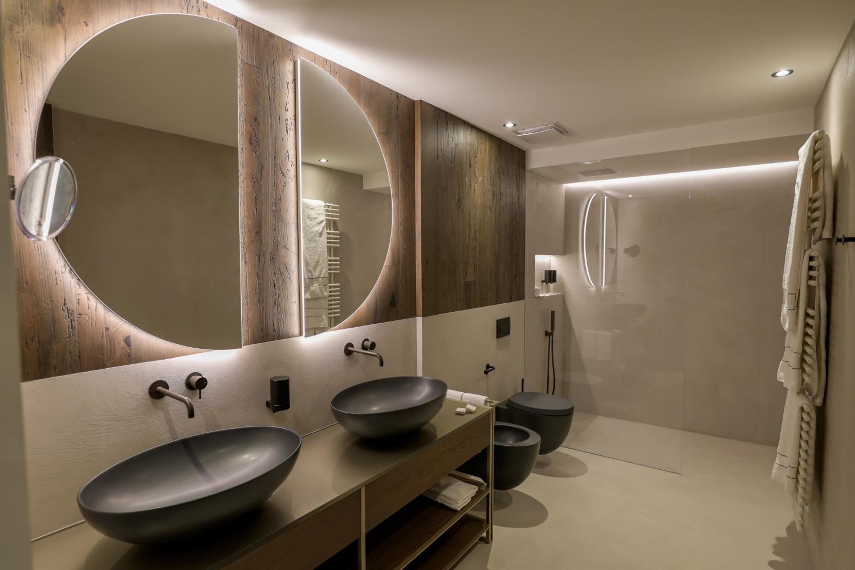 Deluxe Junior Suite - Photo 3