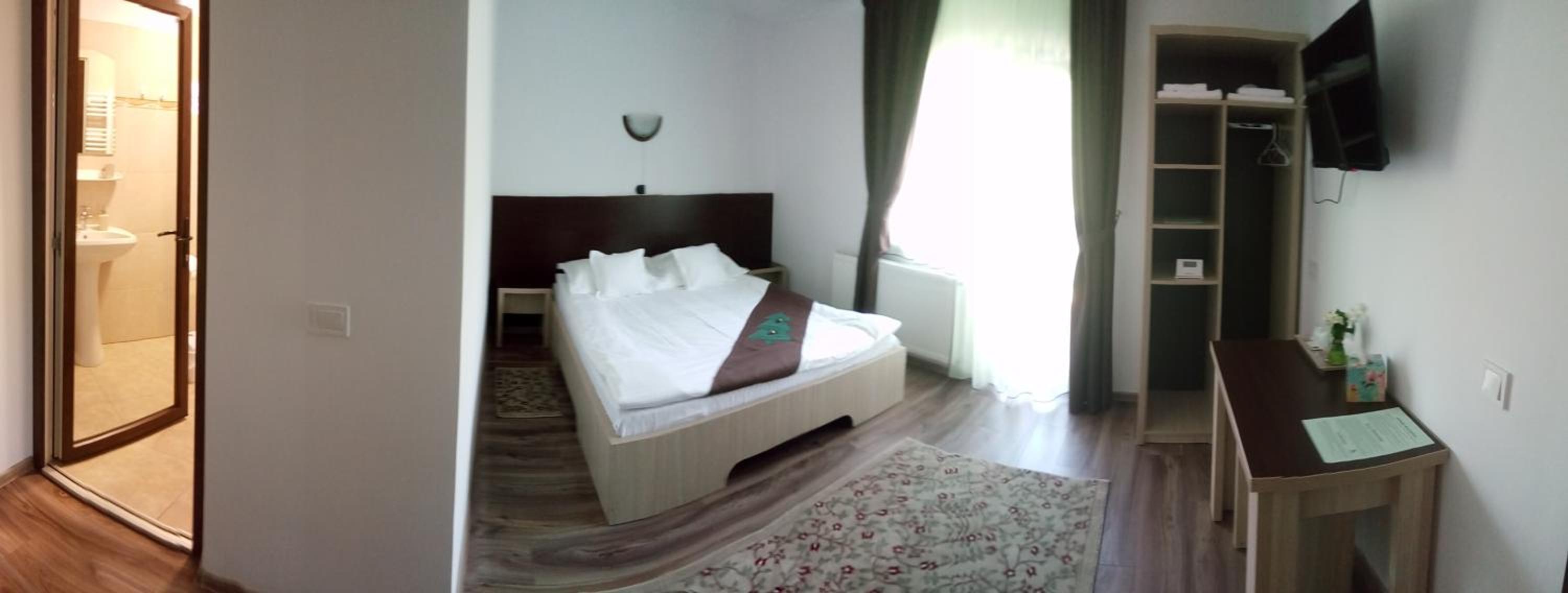 King Room with Balcony photo 2