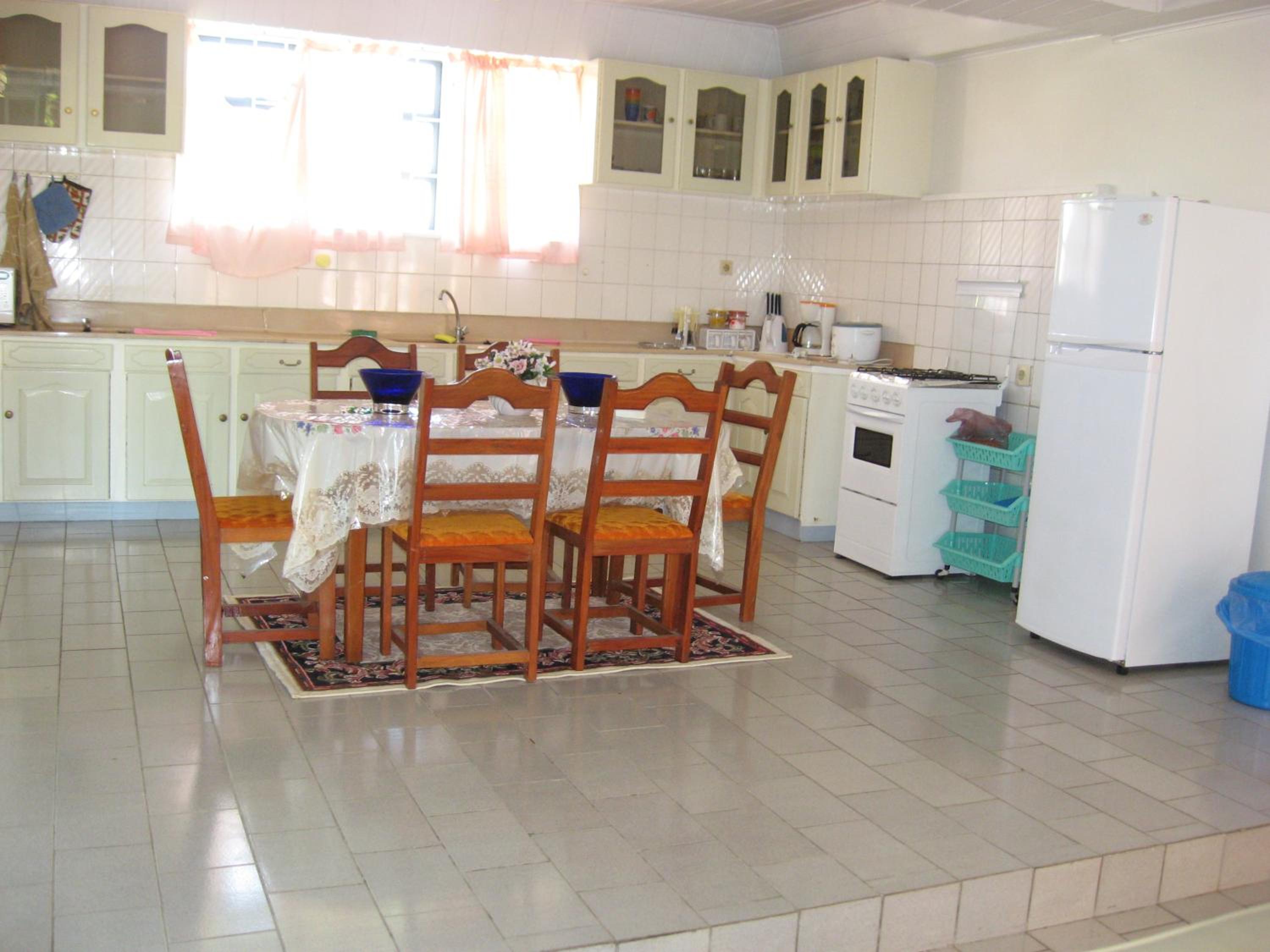Three-Bedroom Apartment photo 2