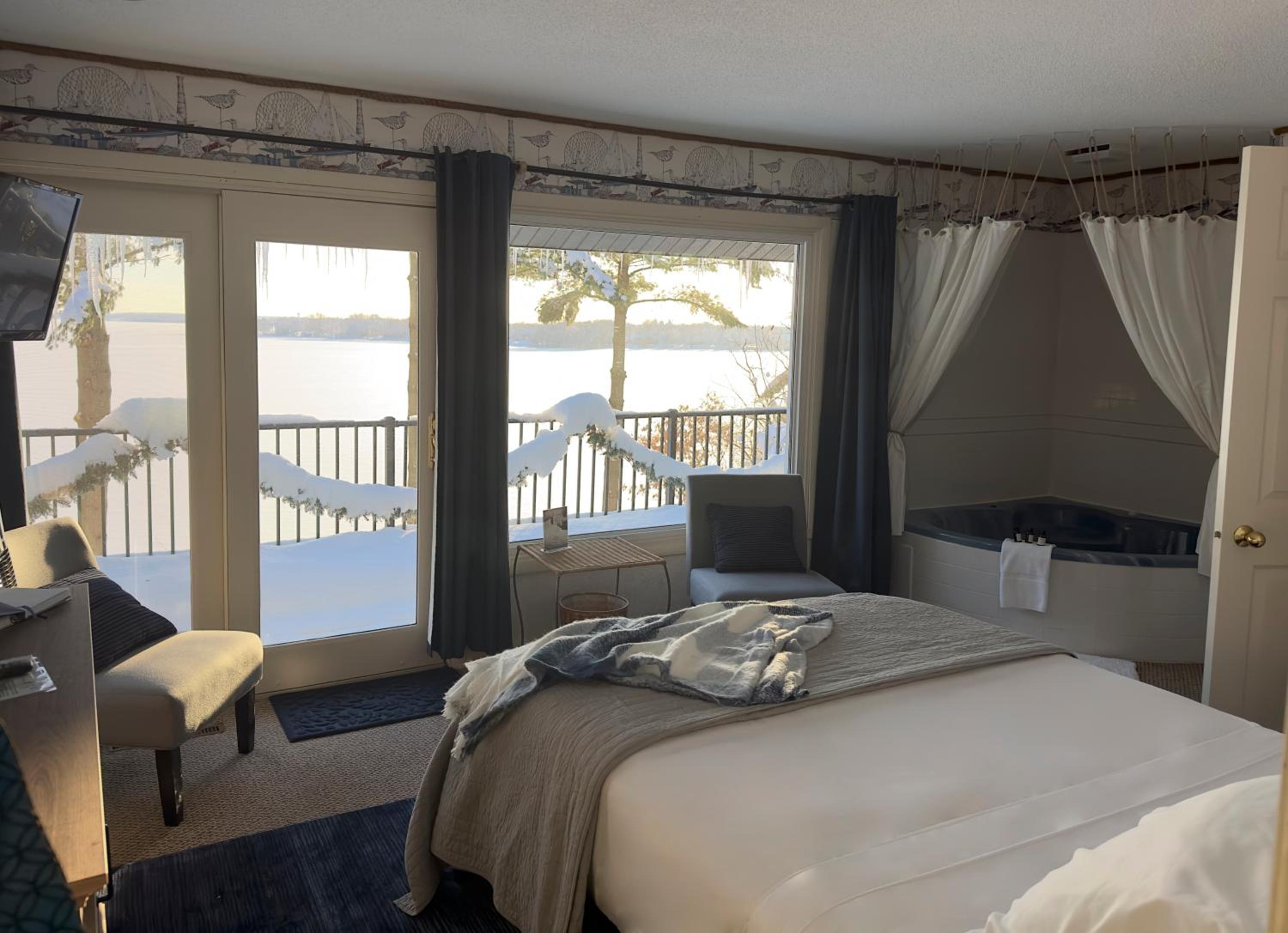Queen Room with Spa Bath photo 1