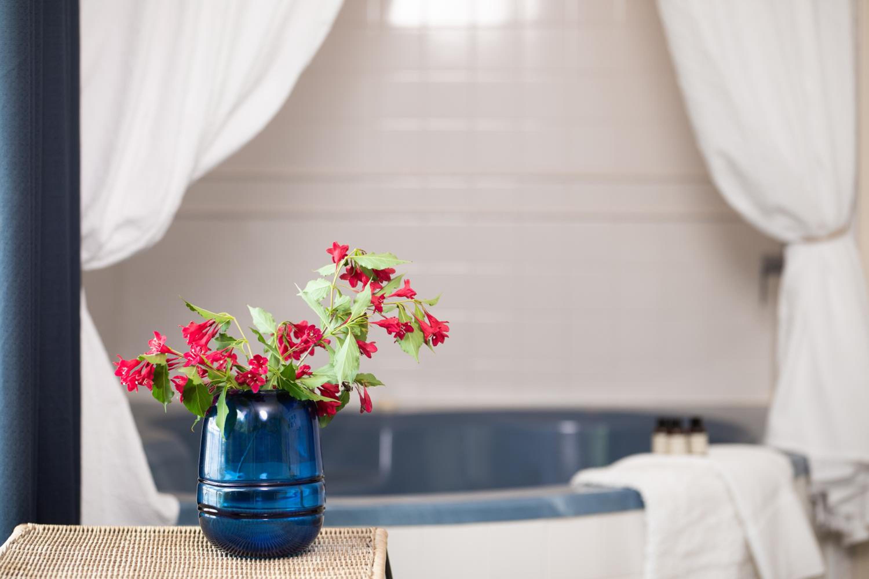 Queen Room with Spa Bath photo 3
