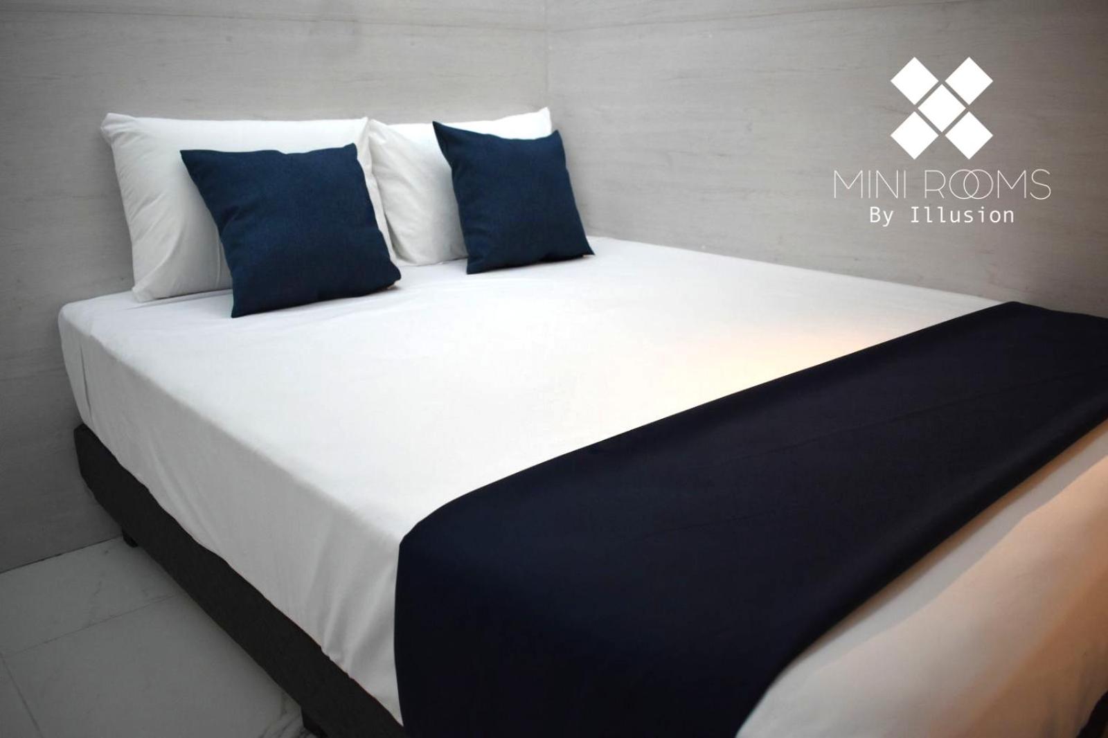 Deluxe Queen Suite - Photo 12