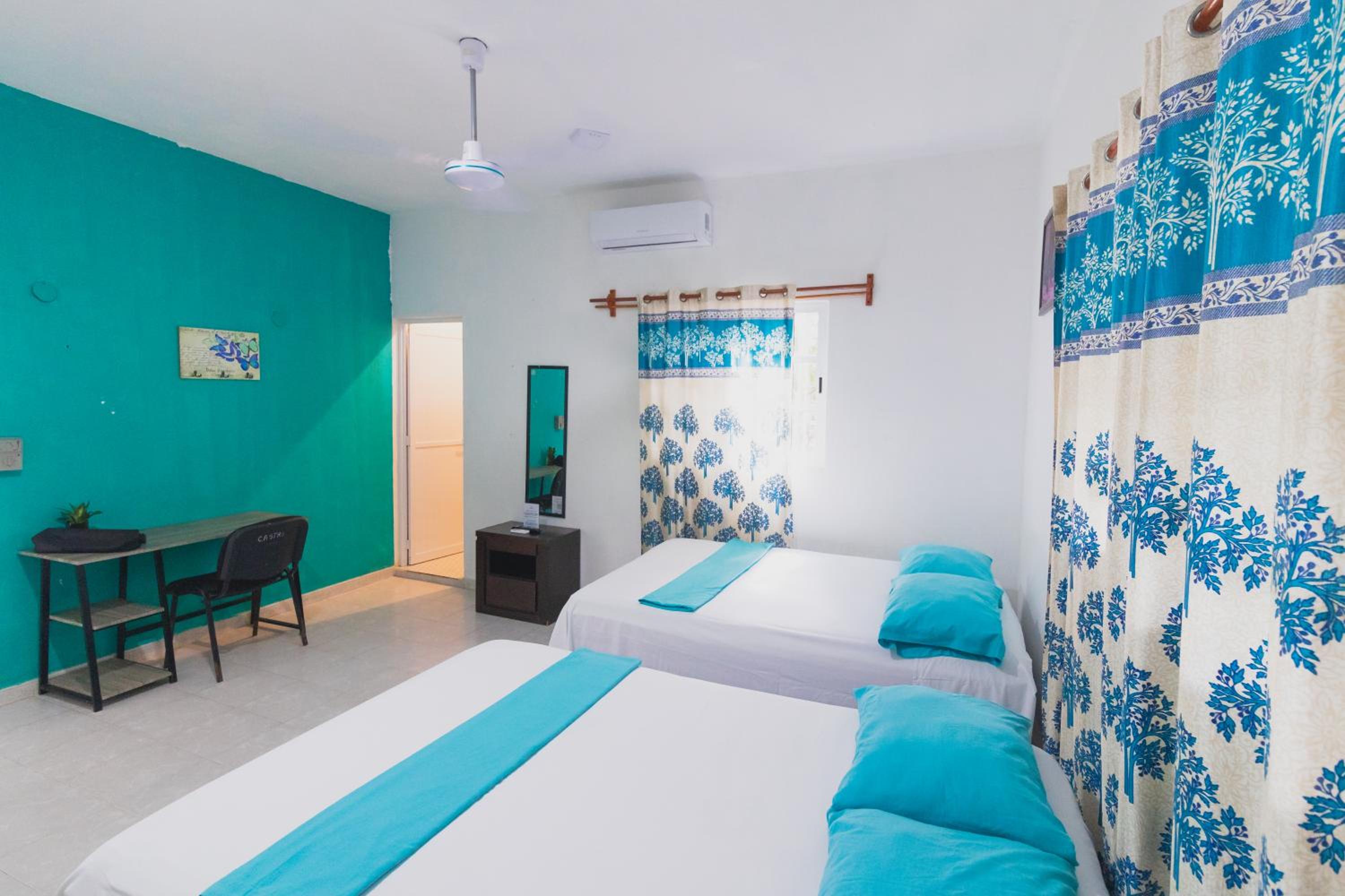Deluxe Double Room with Two Double Beds - Photo 4