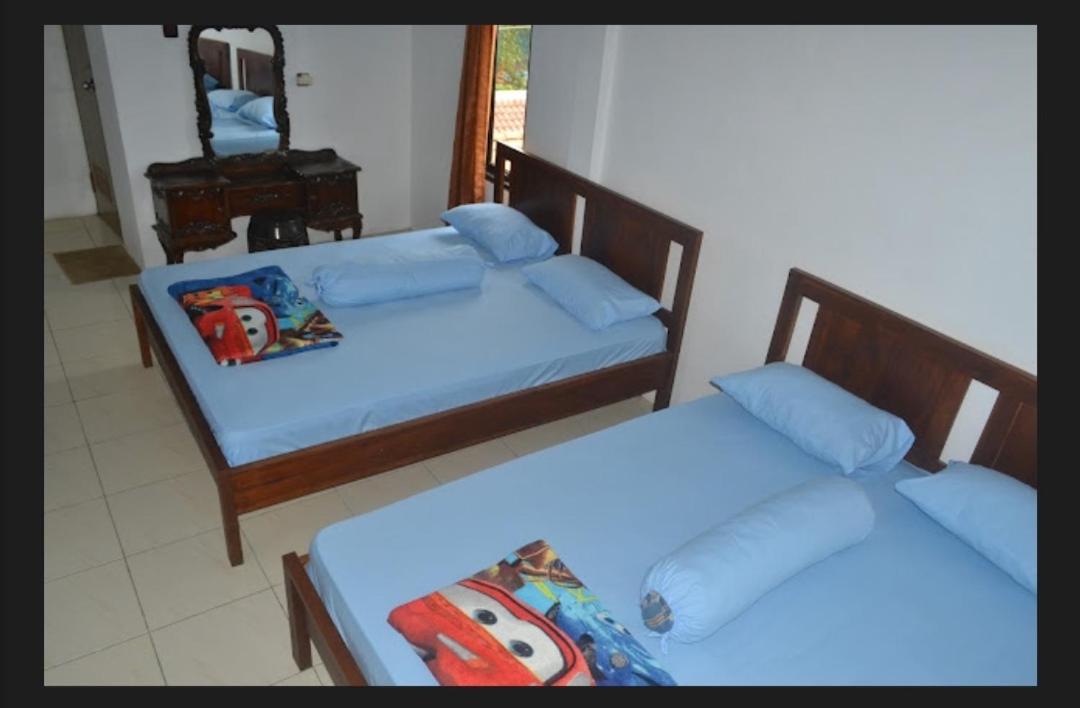 Double or Twin Room with Private Bathroom - Photo 1