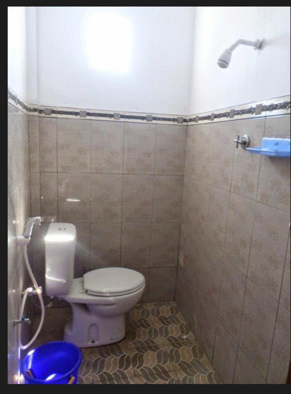 Double or Twin Room with Private Bathroom - Photo 3