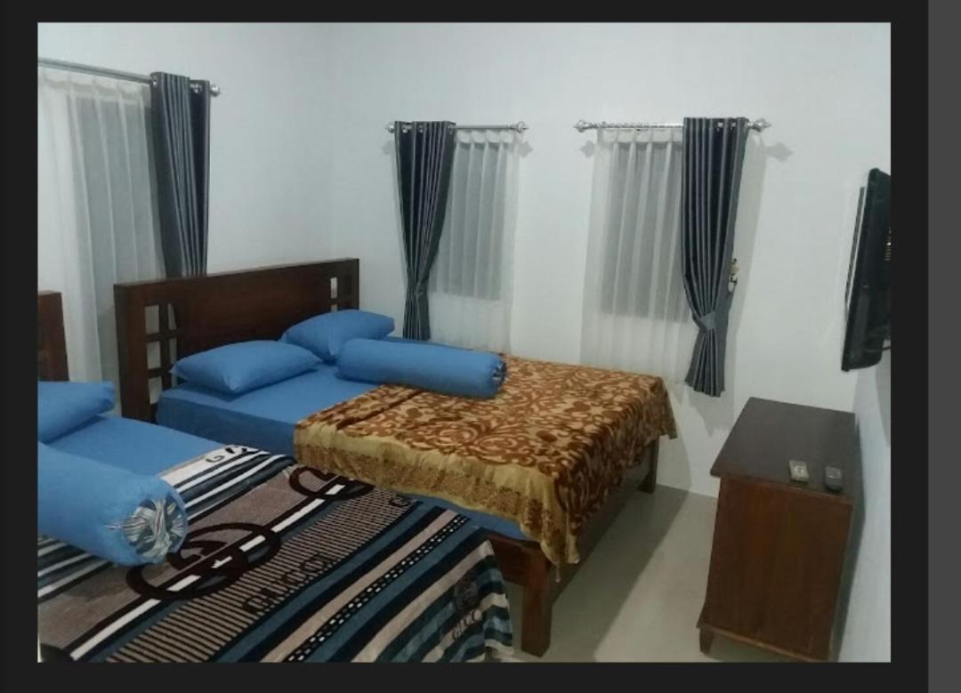 Double or Twin Room with Shared Bathroom photo 3