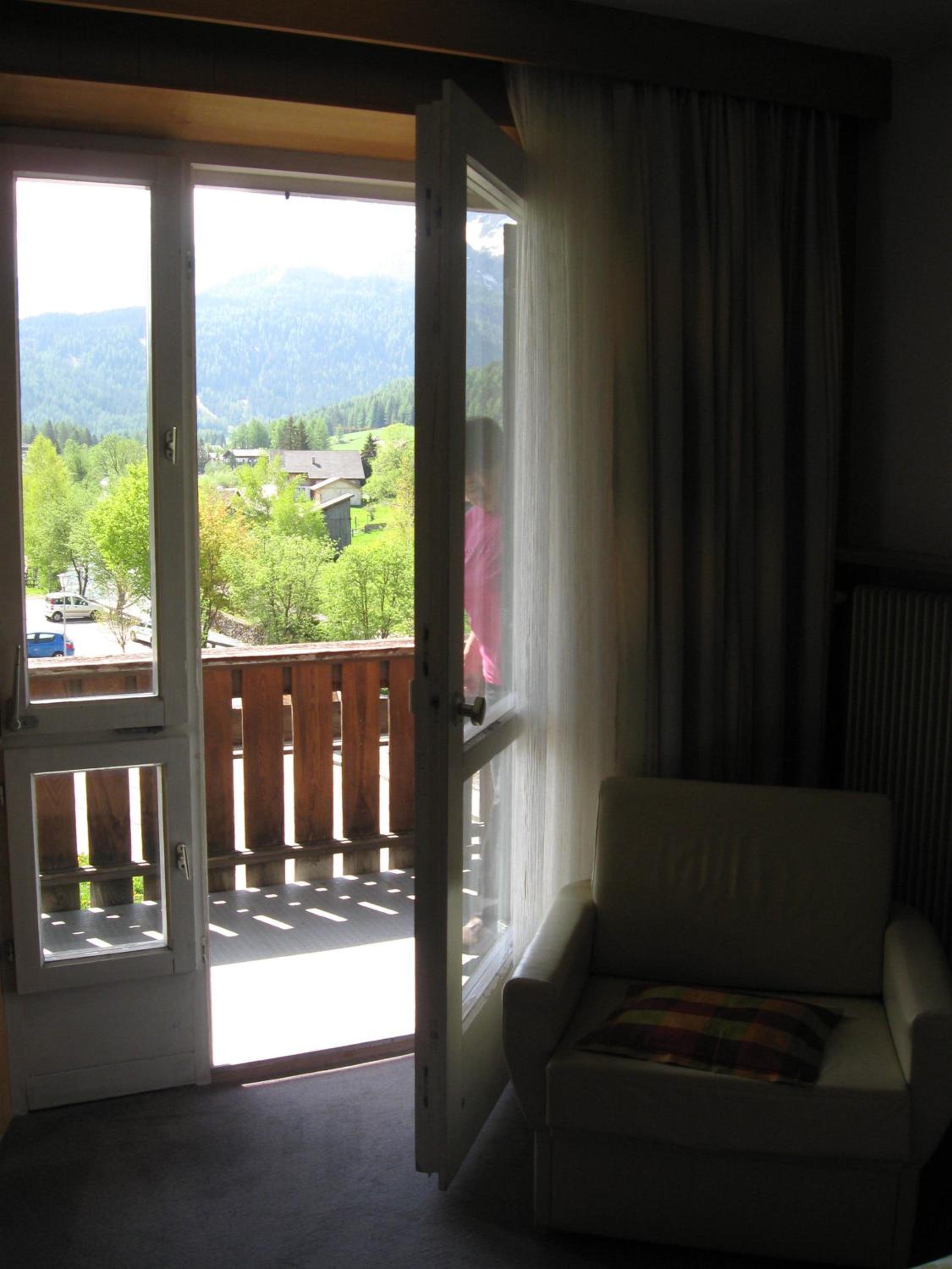 One-Bedroom Apartment with Balcony