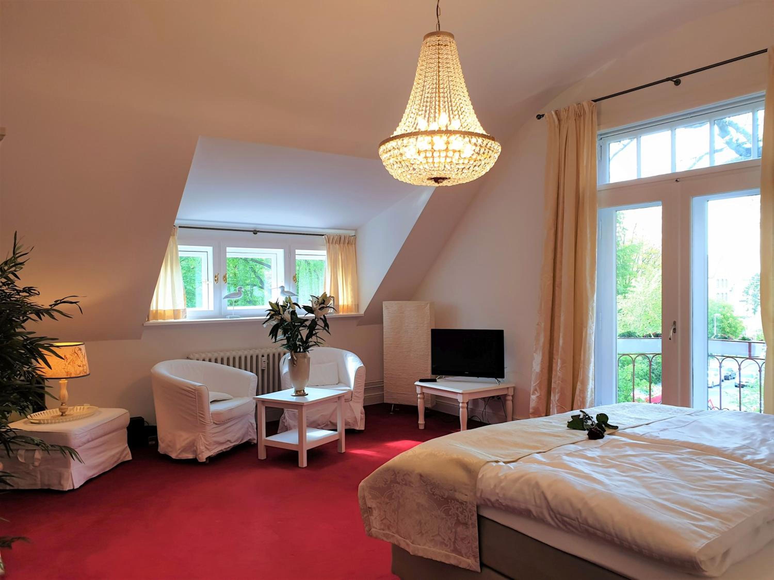 Apartment with Balcony photo 1