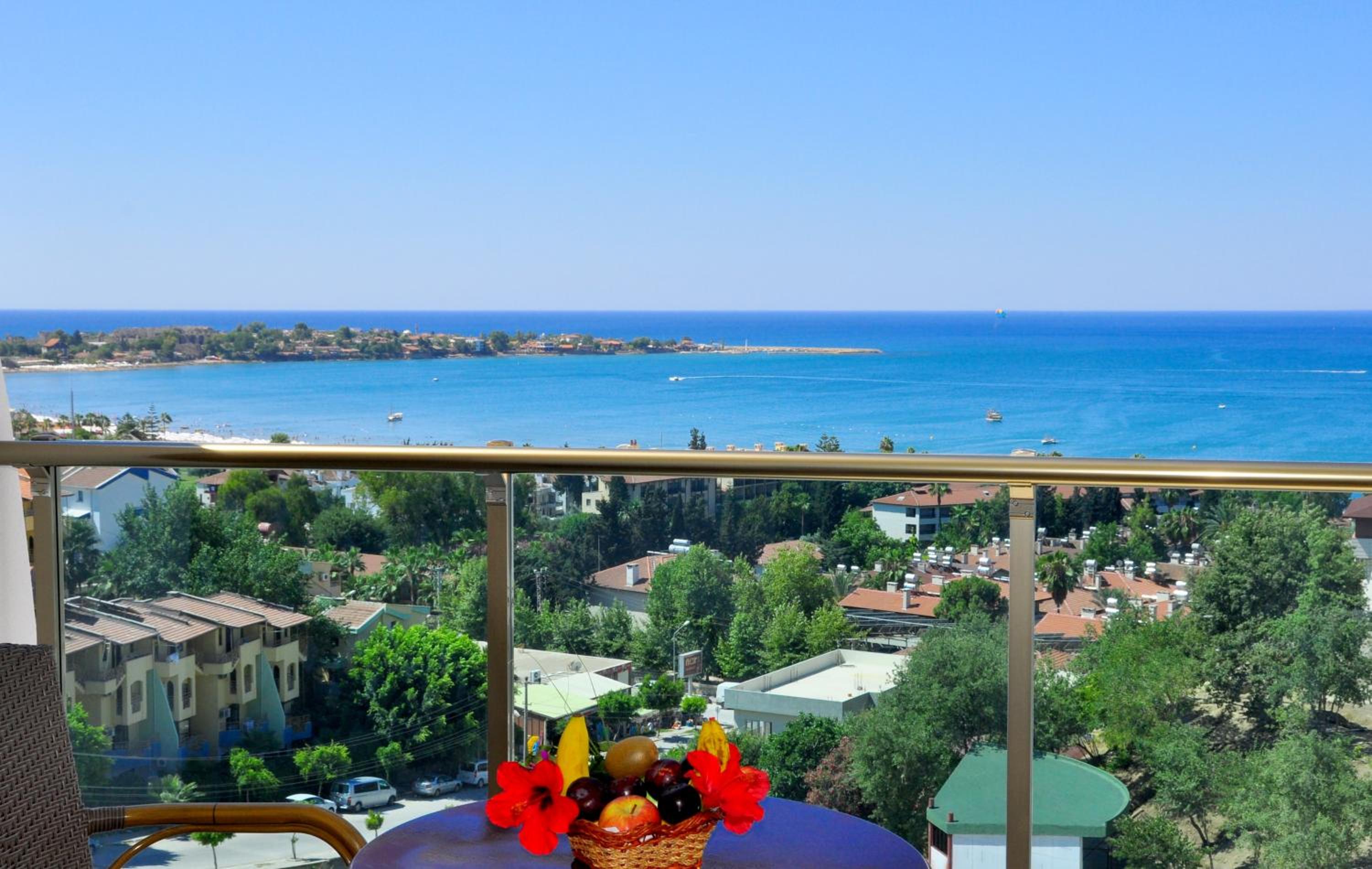 Standard Triple Room with Sea View photo 2