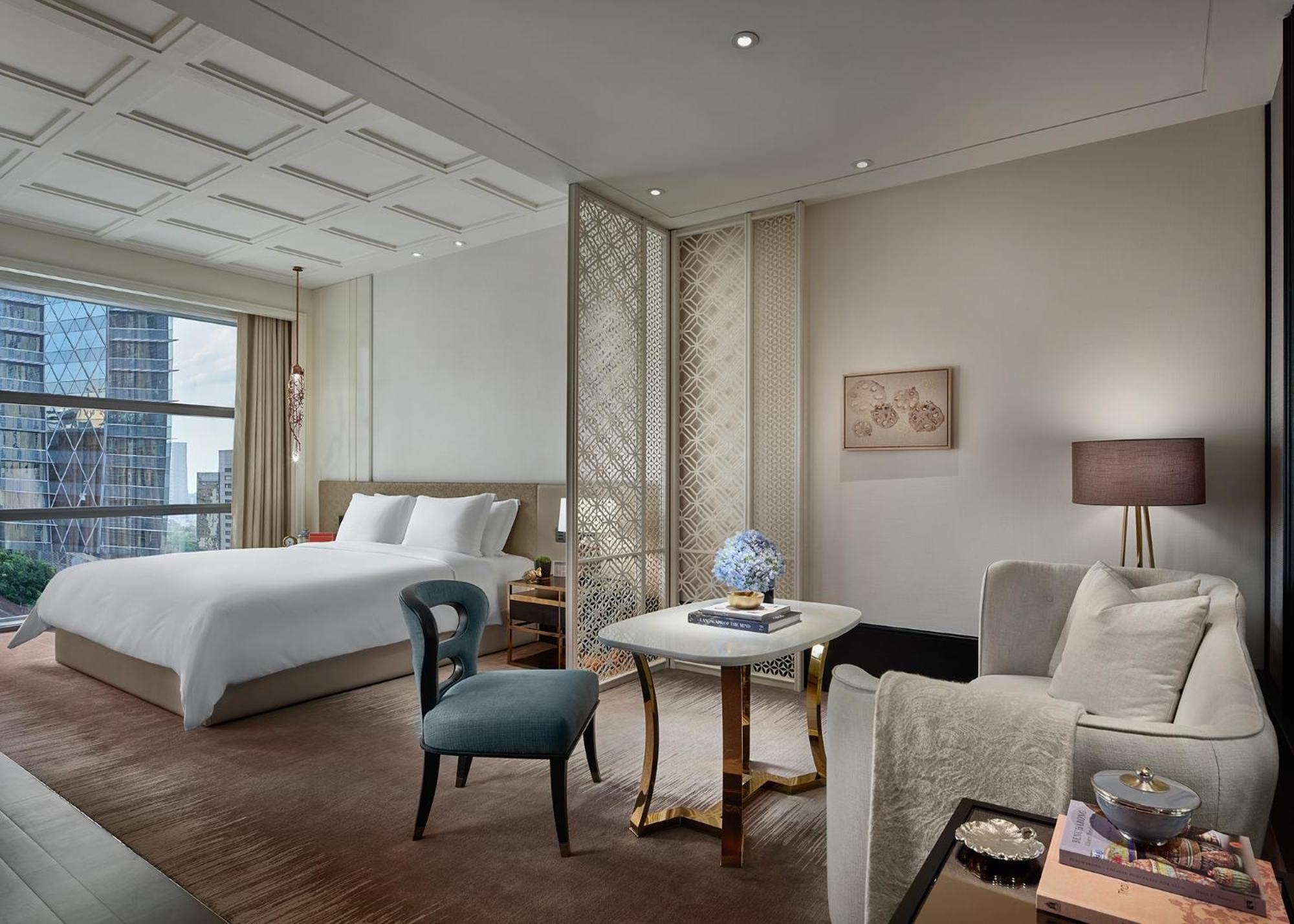 Deluxe King Room with One King Bed (Non Smoking) photo 2