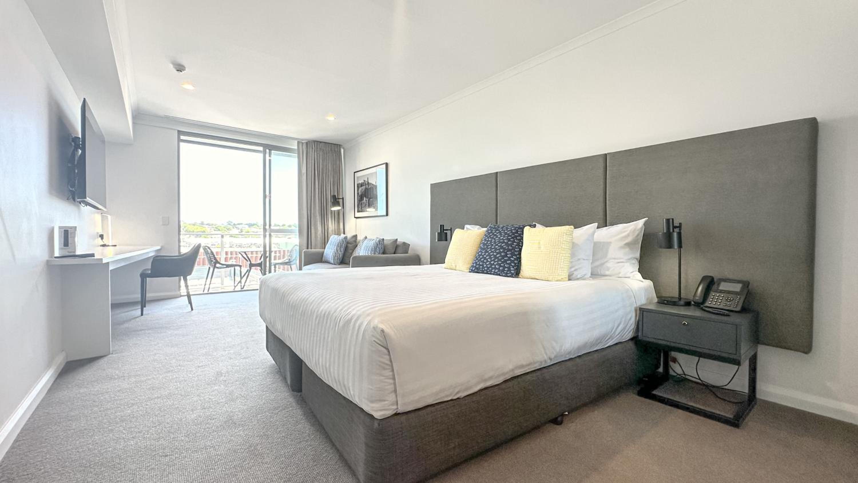 Three-Bedroom Suite - Dual Key  - Photo 17