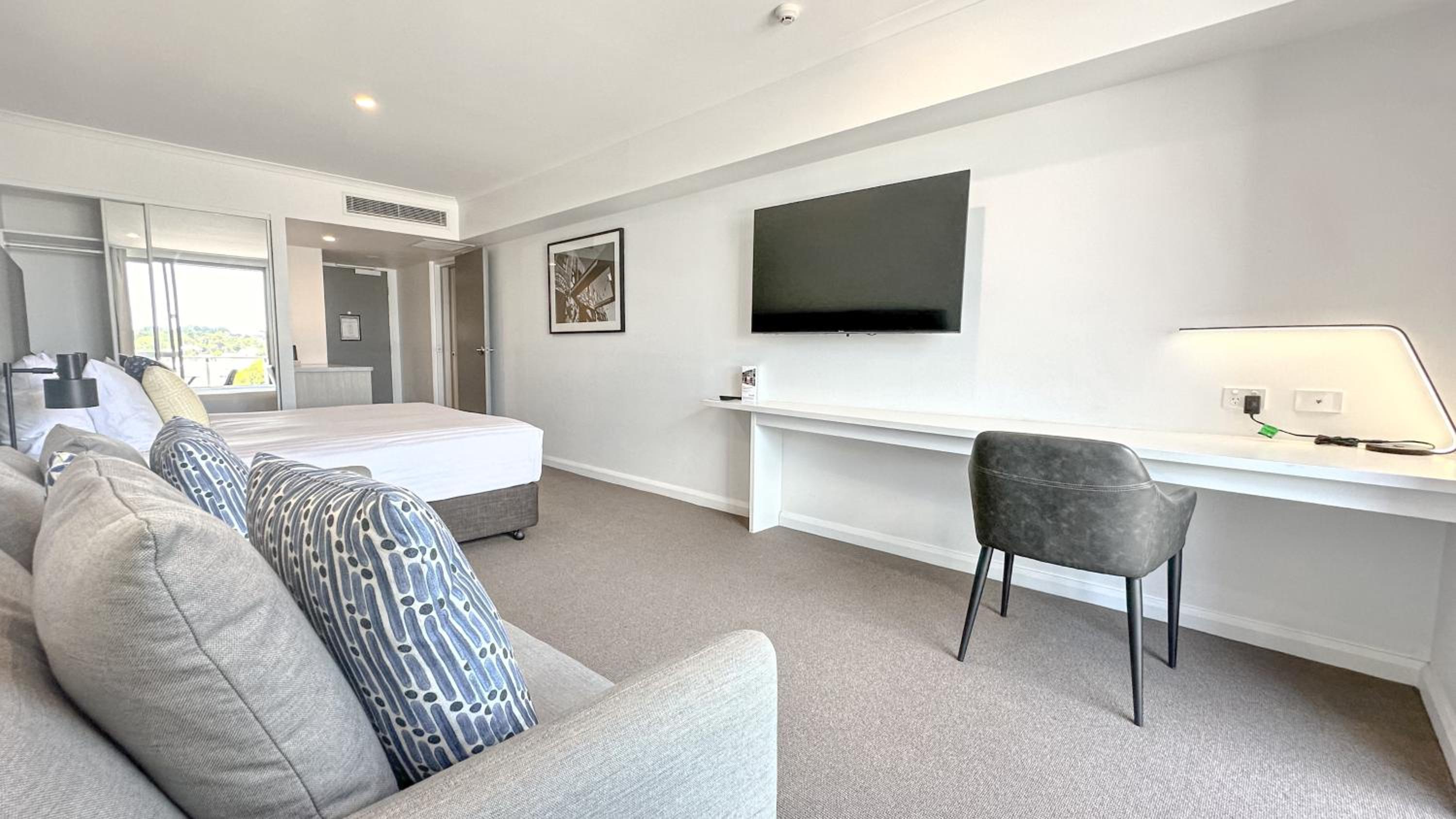 Three-Bedroom Suite - Dual Key  - Photo 21