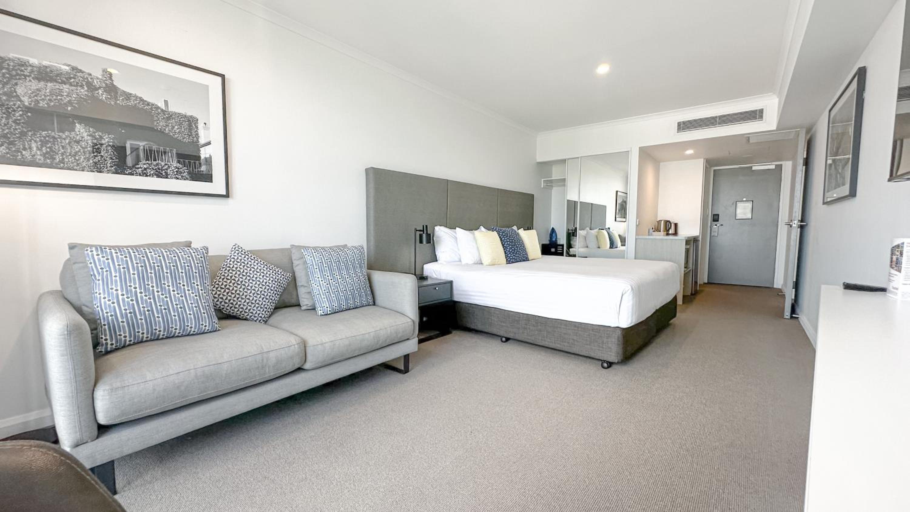 Three-Bedroom Suite - Dual Key  - Photo 1