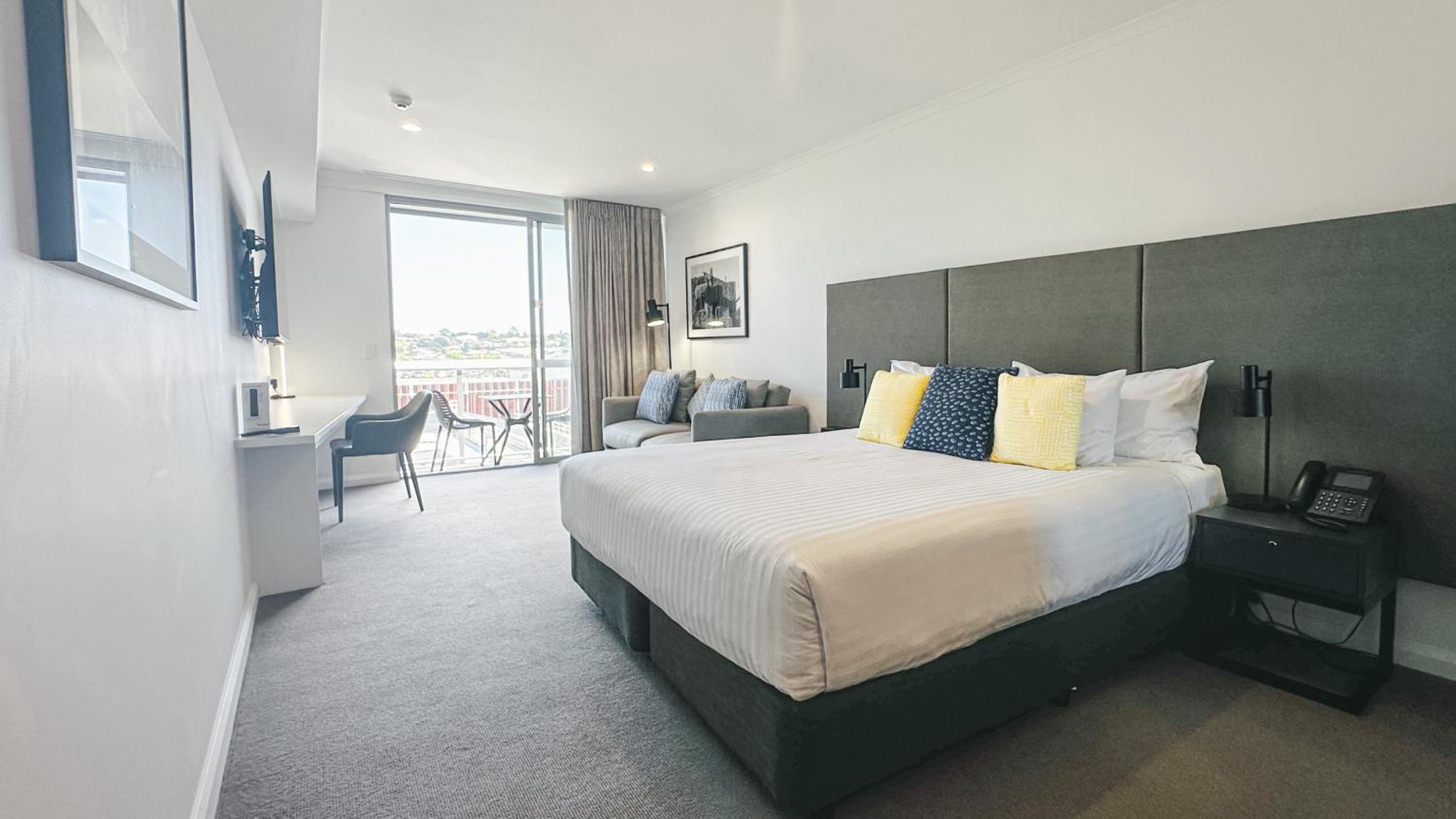 Three-Bedroom Suite - Dual Key  - Photo 23