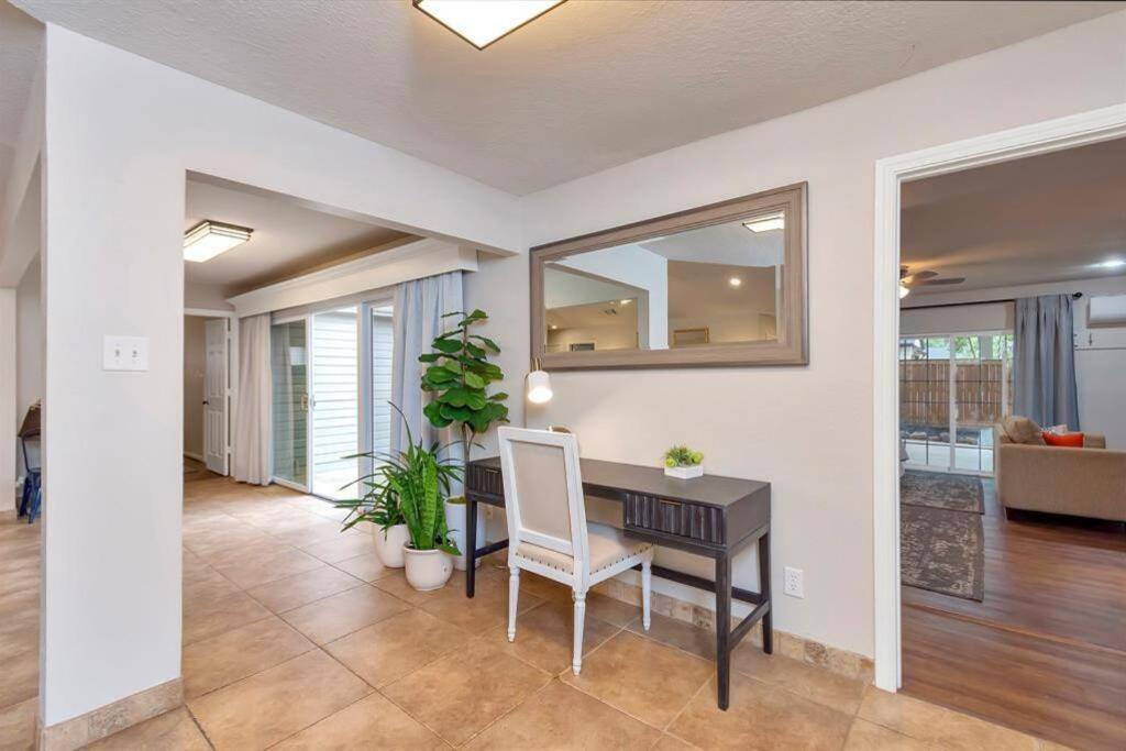 Four-Bedroom House photo 3