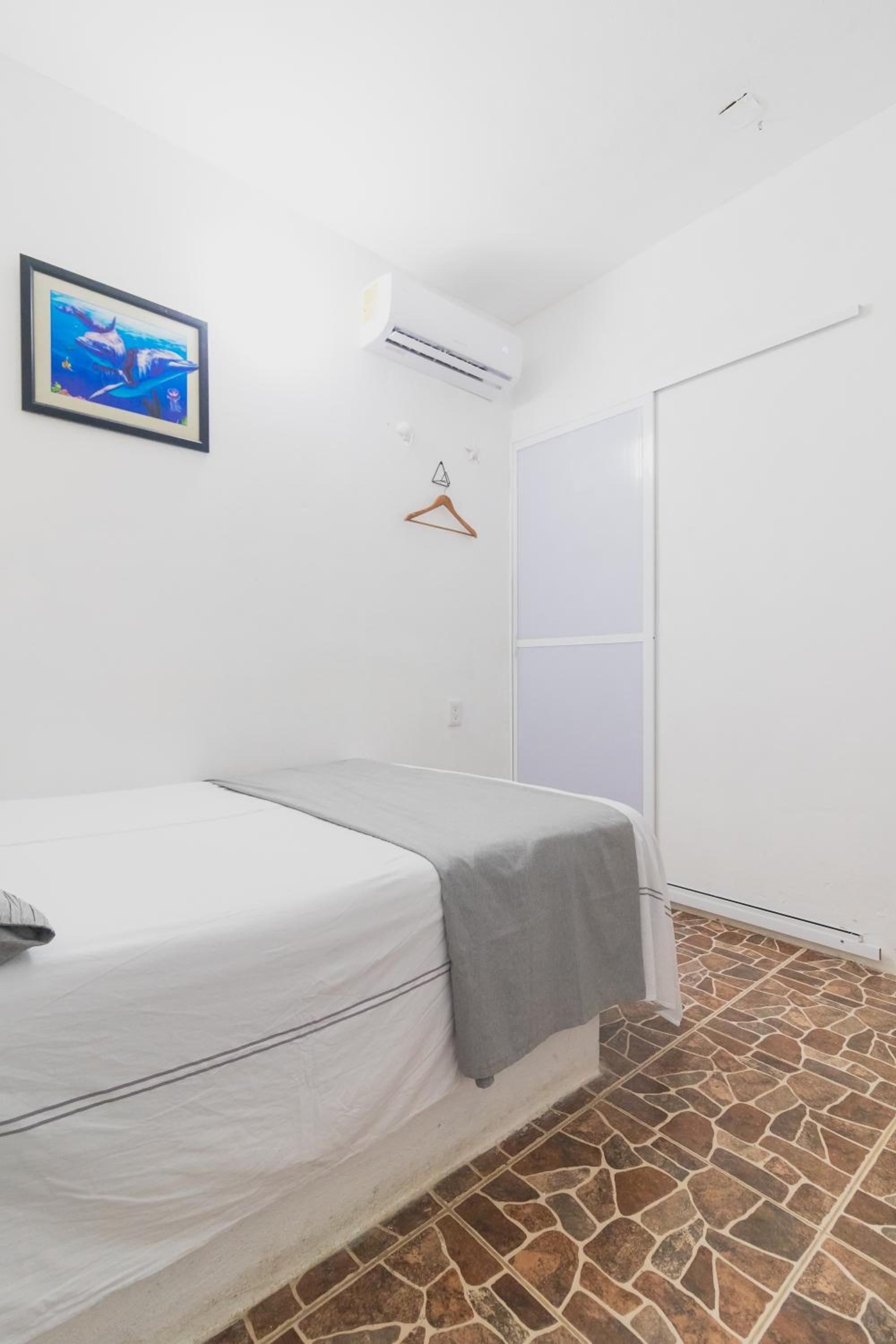 Double Room with Private Bathroom - Photo 4