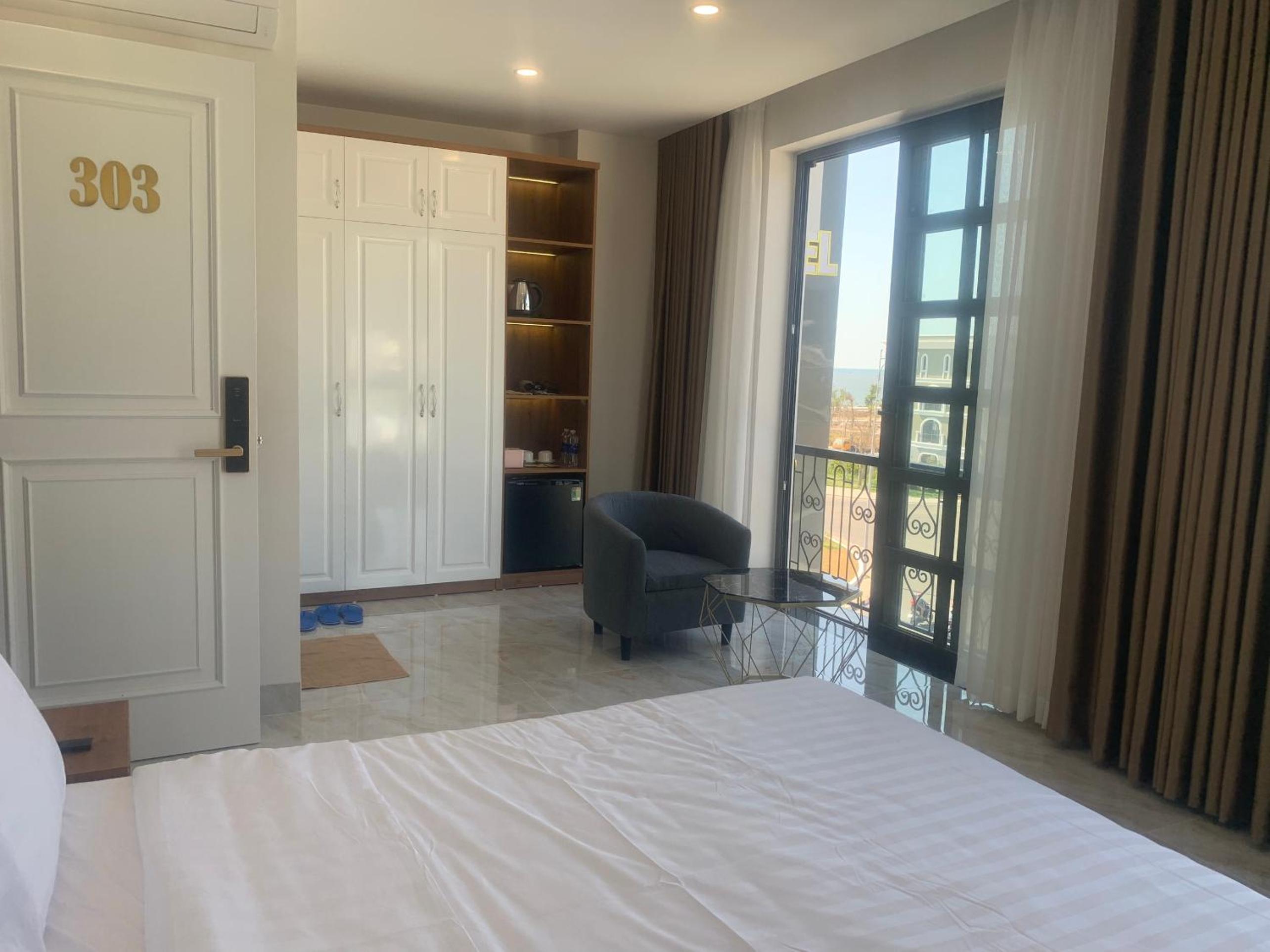 King Room with Sea View - Photo 6