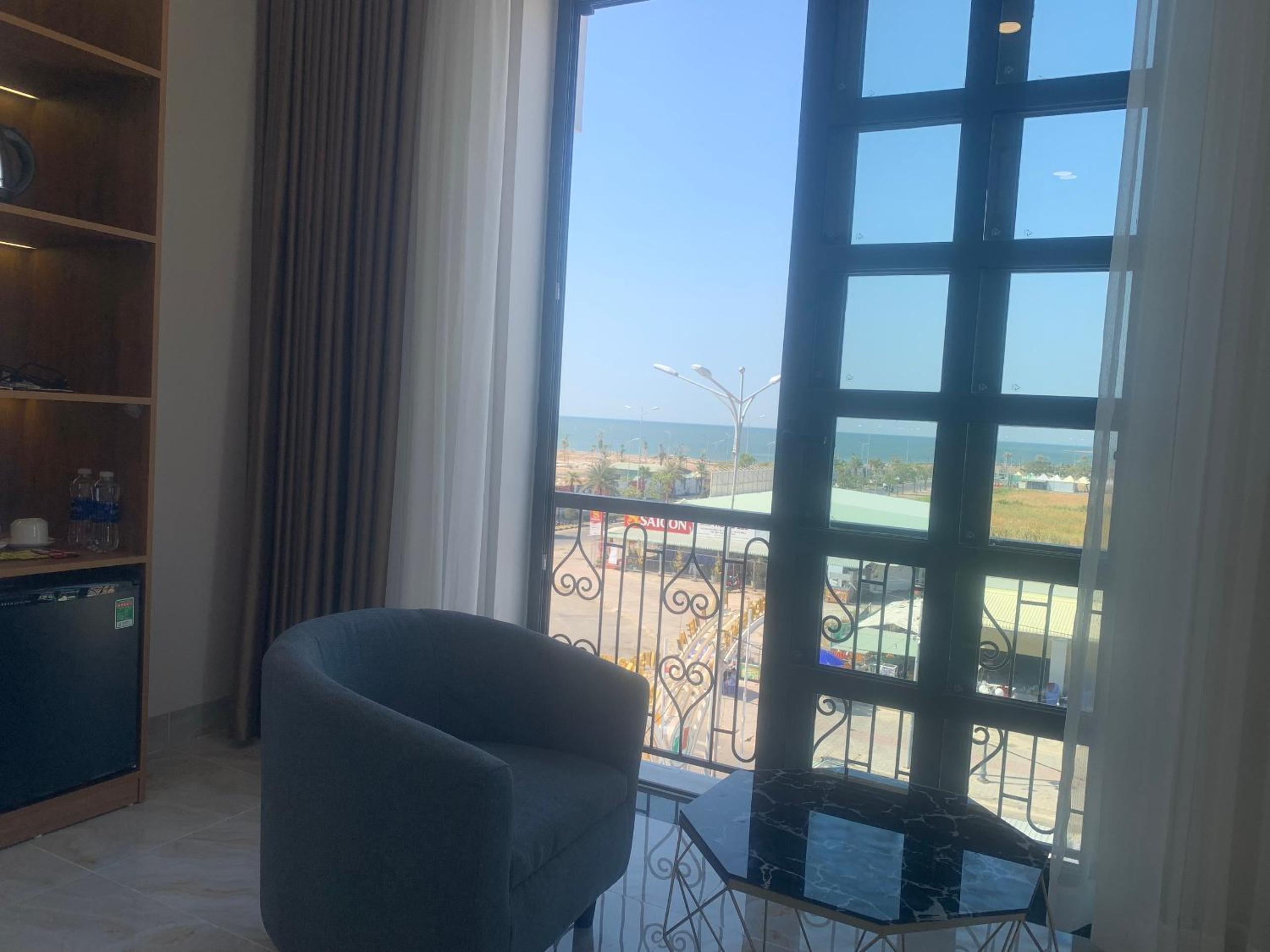 King Room with Sea View - Photo 2