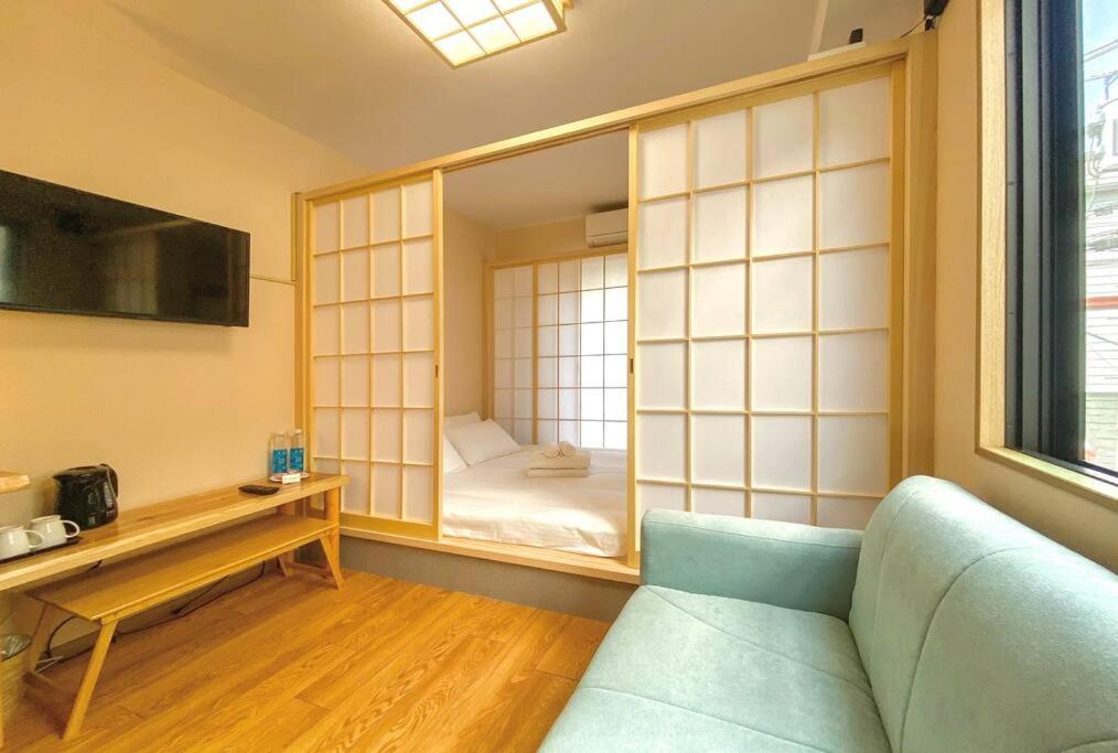 Studio with Balcony photo 3