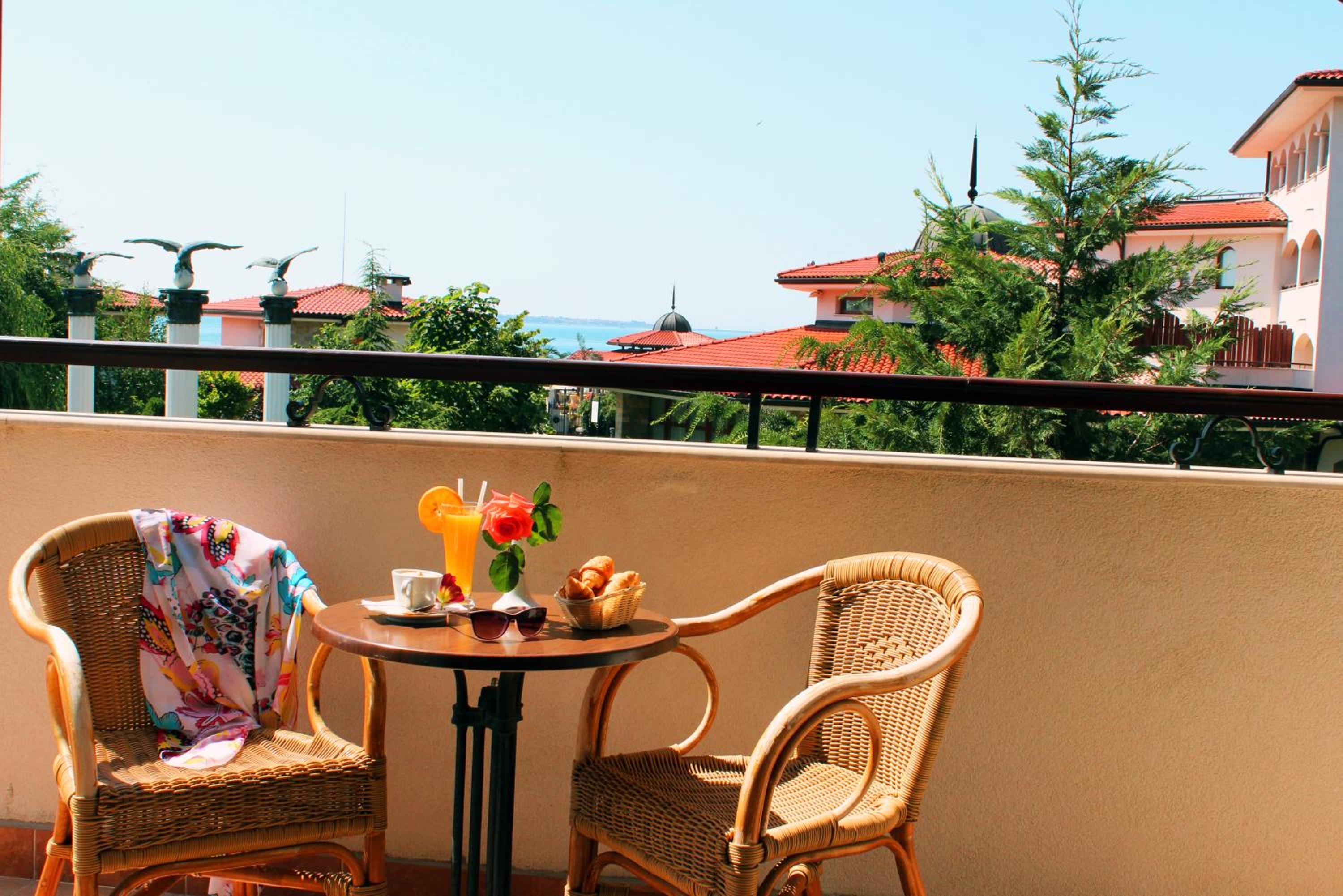 Double Room with Park View - Free Beach Access thumbnail 5