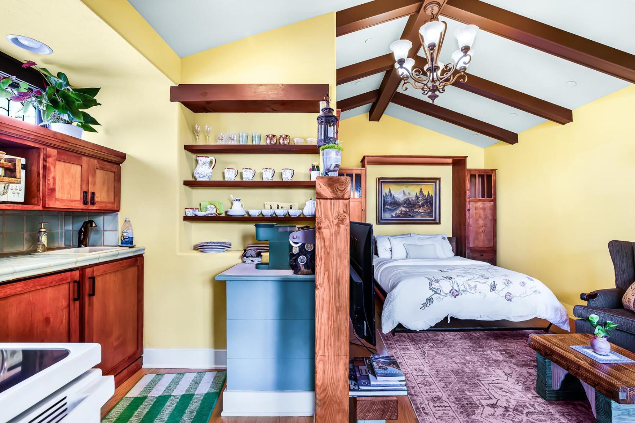Studio Apartment
