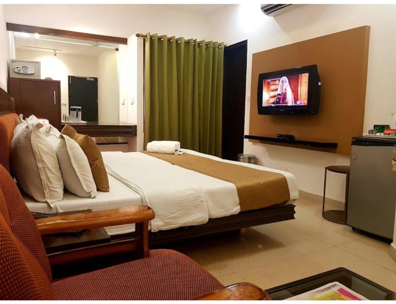 Large Double Room photo 1
