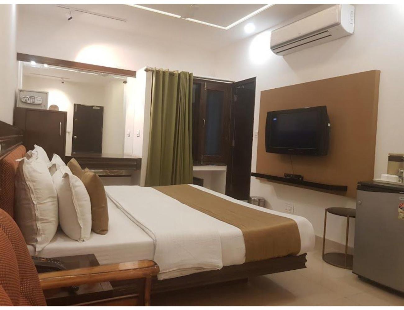 Large Double Room photo 3