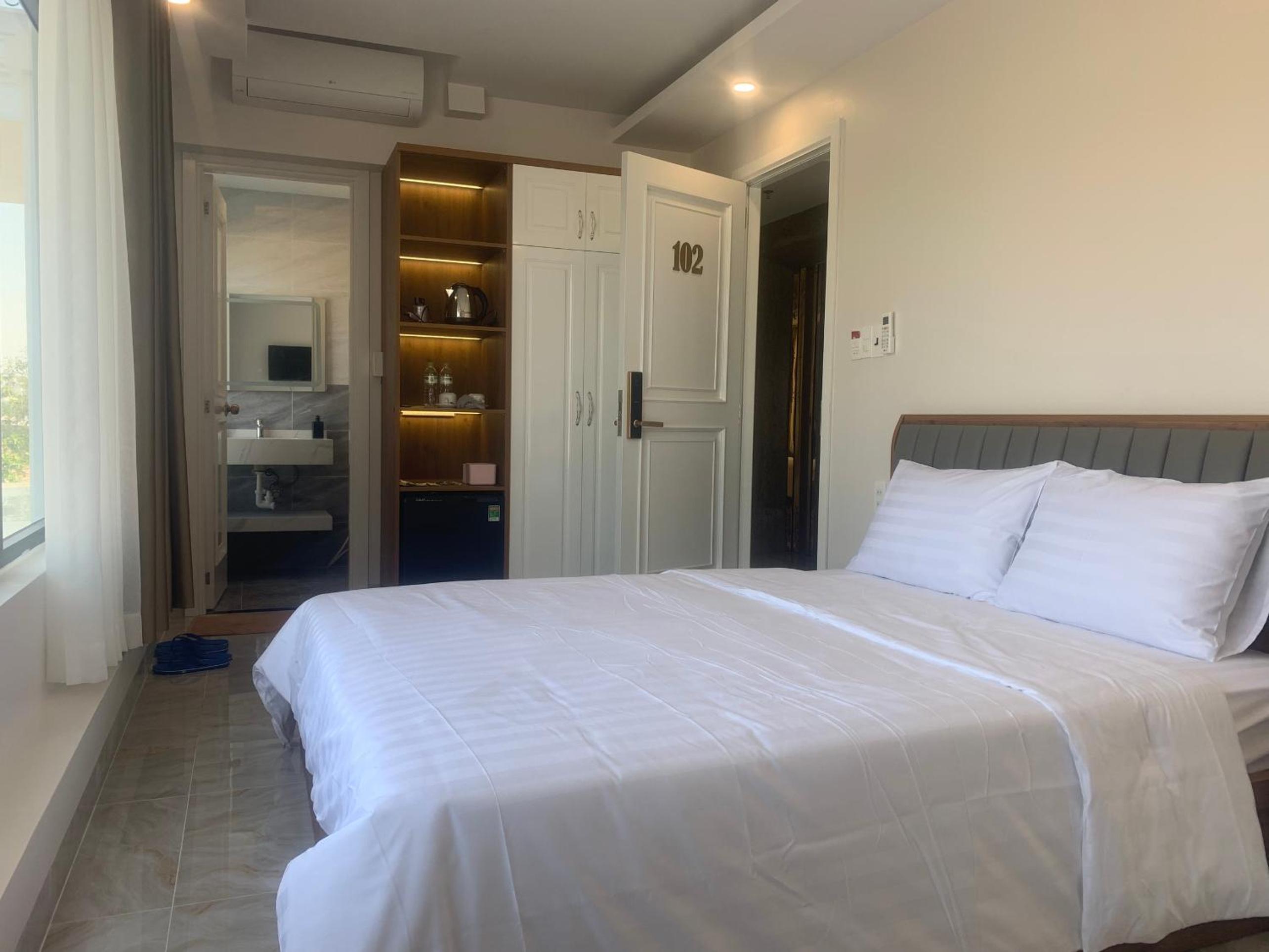 Double Room with Mountain View