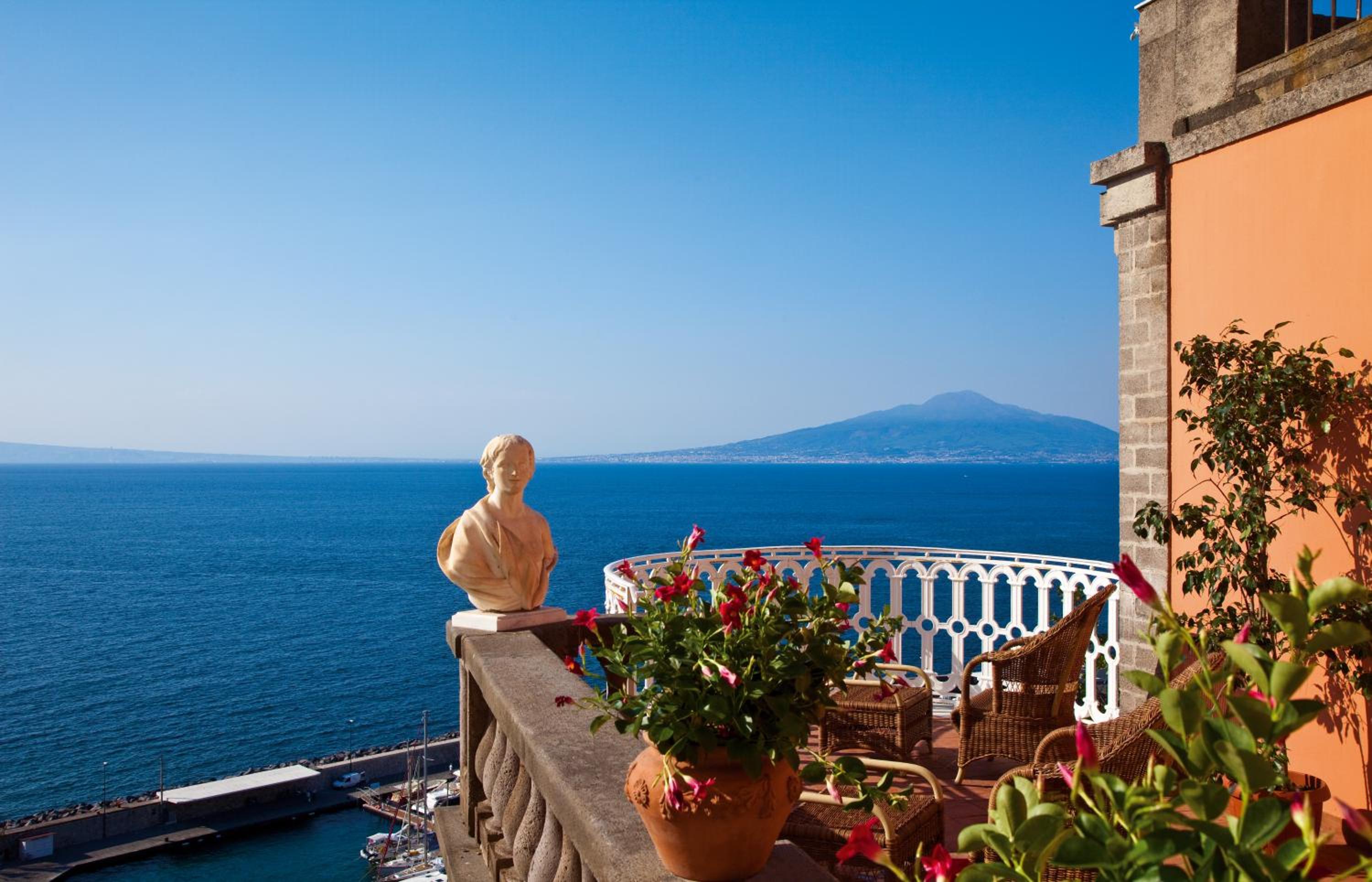 Junior Suite Deluxe with Sea View - Photo 8