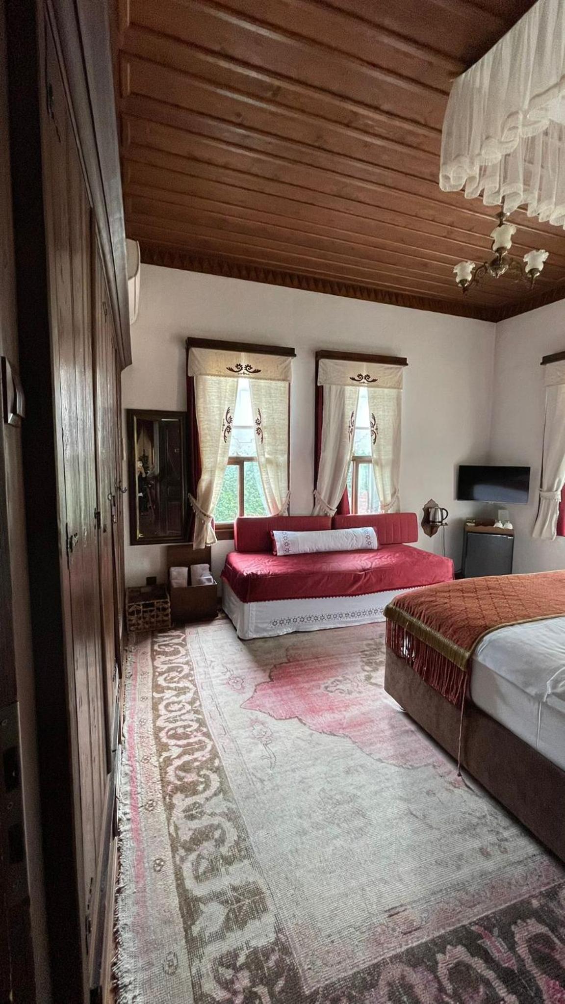 Deluxe Double or Twin Room photo 2