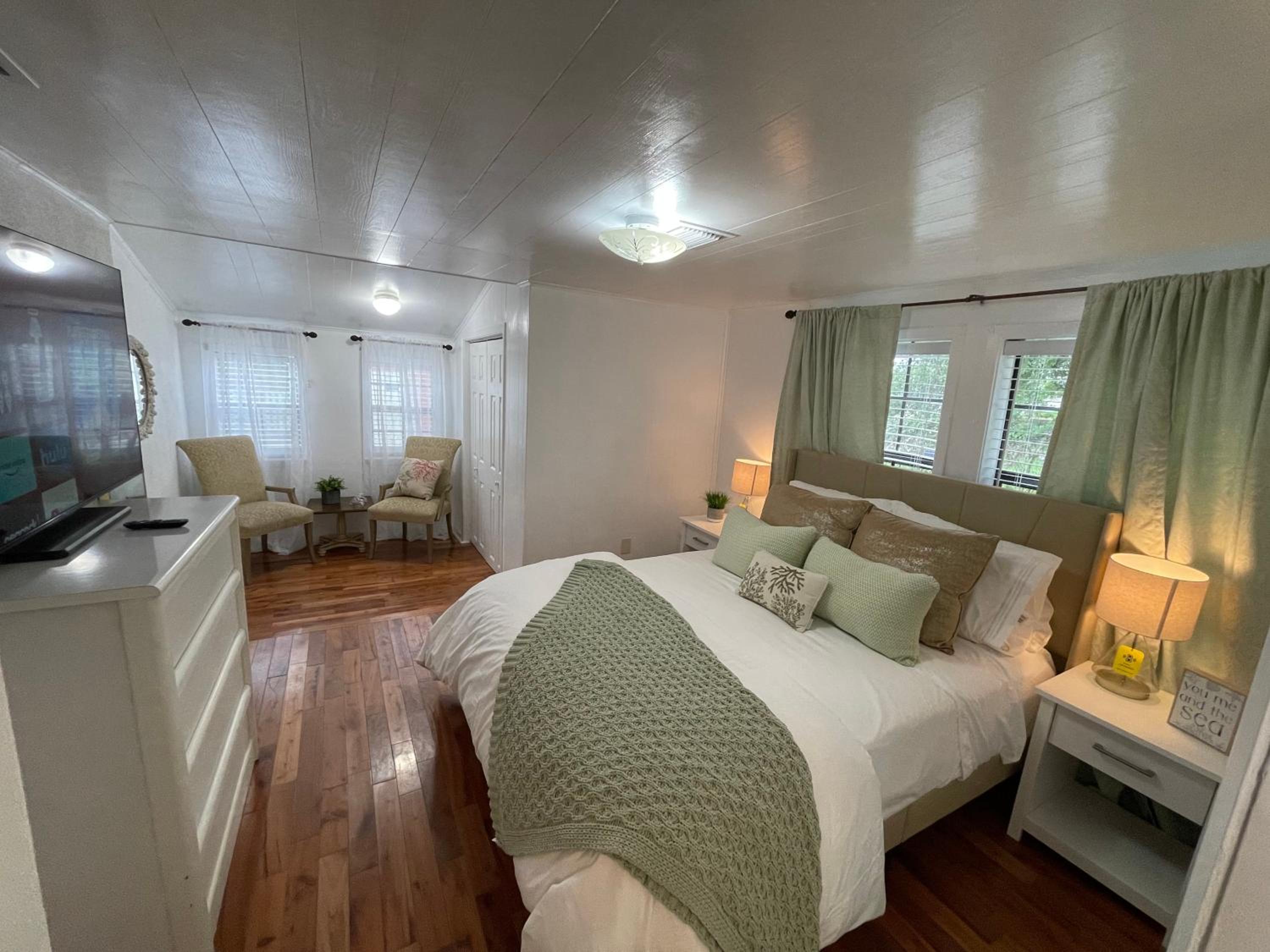 Three-Bedroom House photo 1